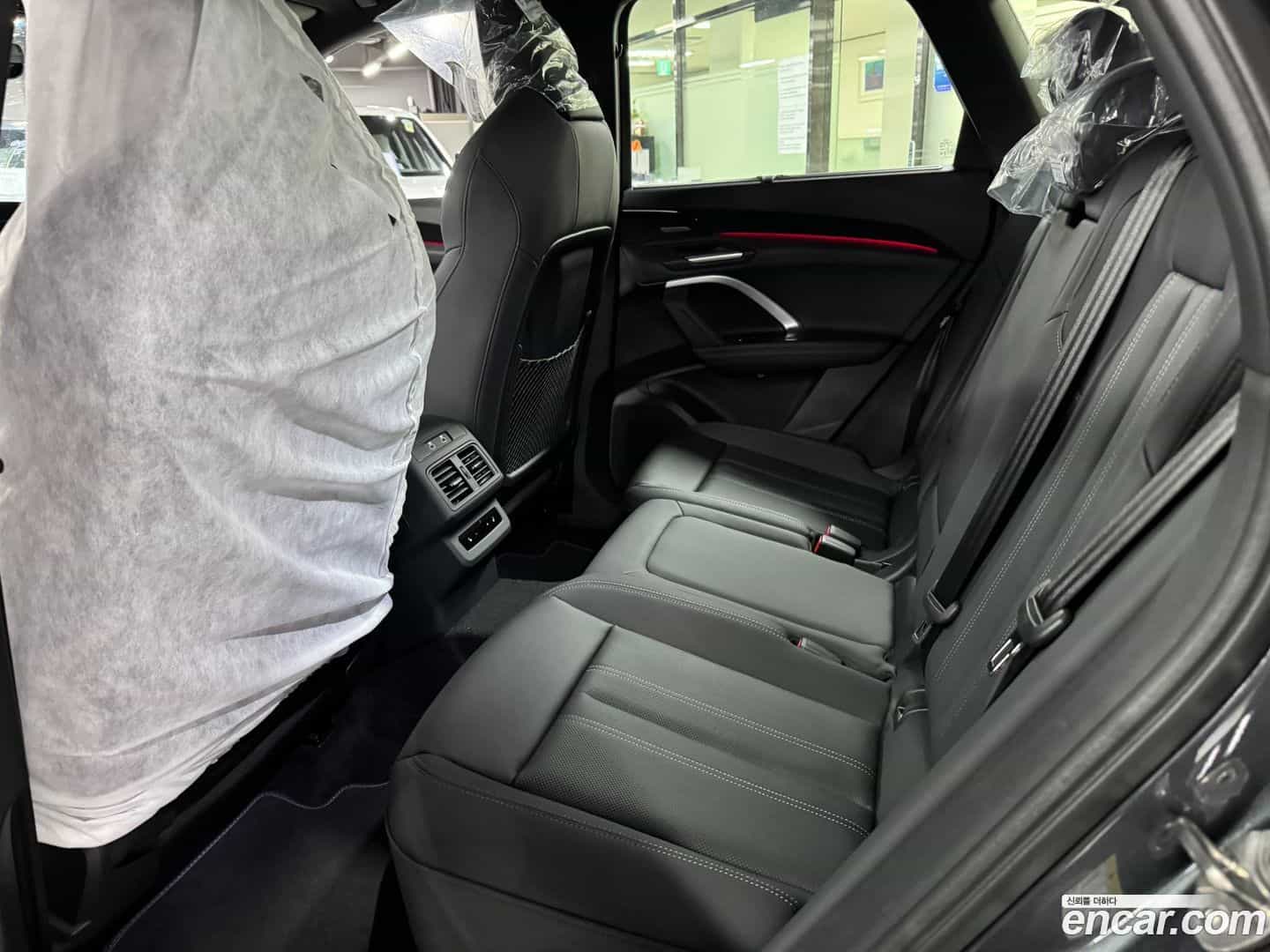 Q5 Audi 2025.11-OPTION-016