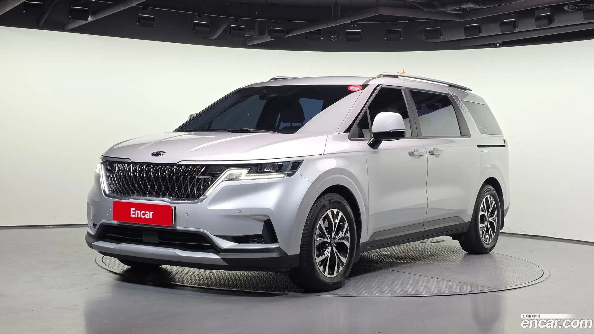 Main__Slider__Photo:Canival Kia 2021.4-0