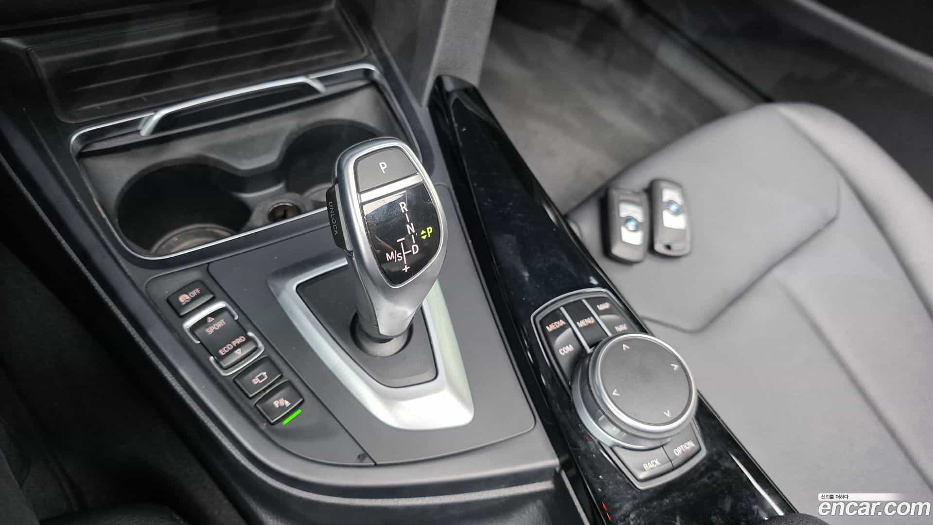 4-Series BMW 2019.6-INNER-009