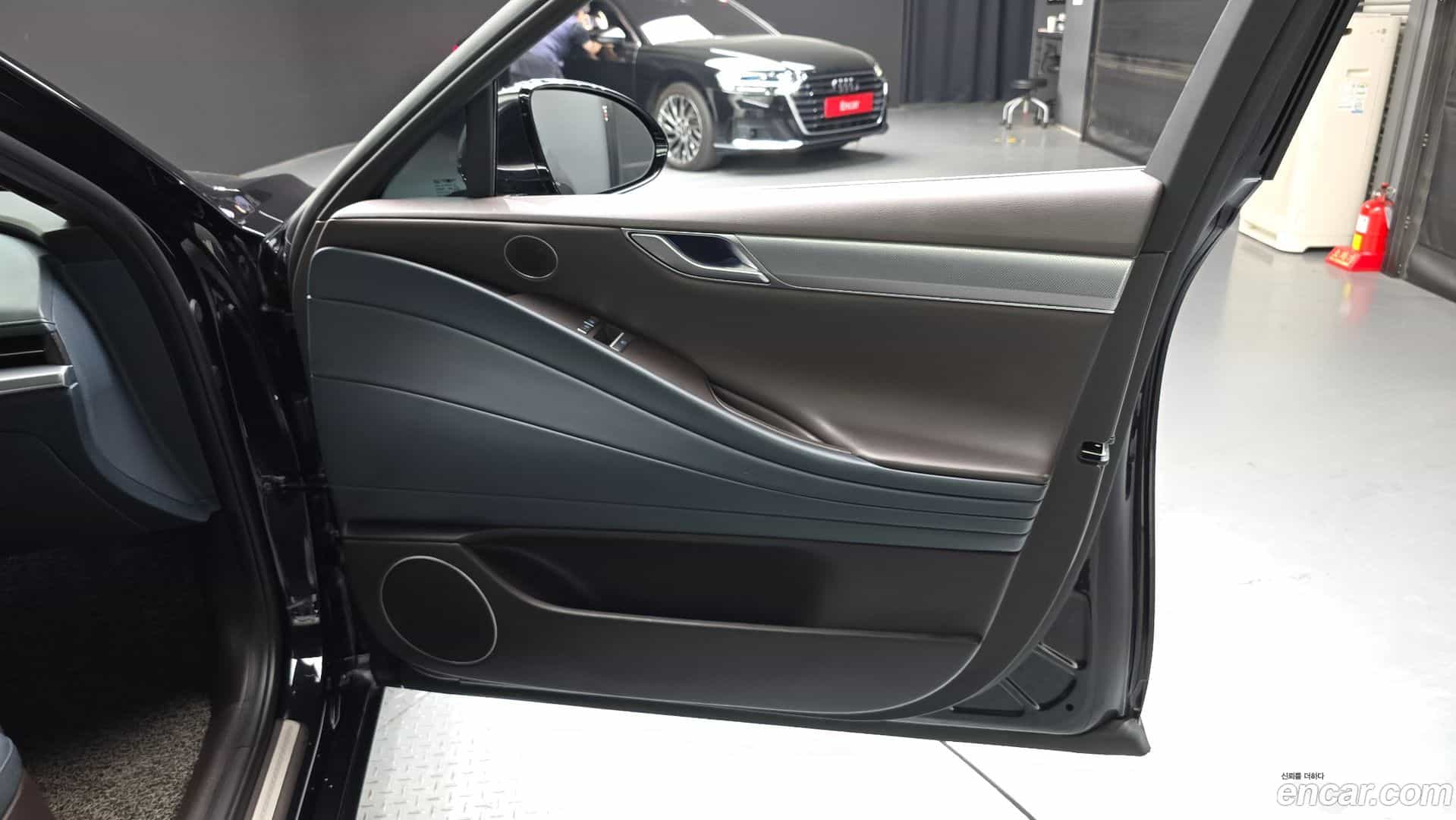 G80 Genesis 2021.2-INNER-035