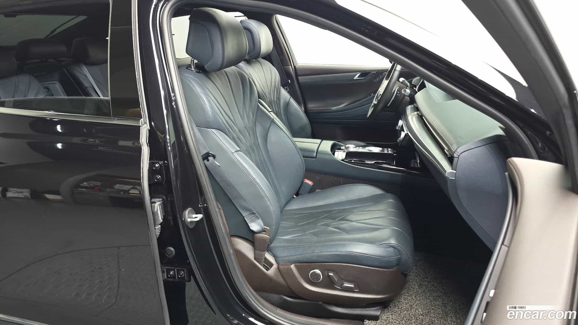 G80 Genesis 2021.2-INNER-036