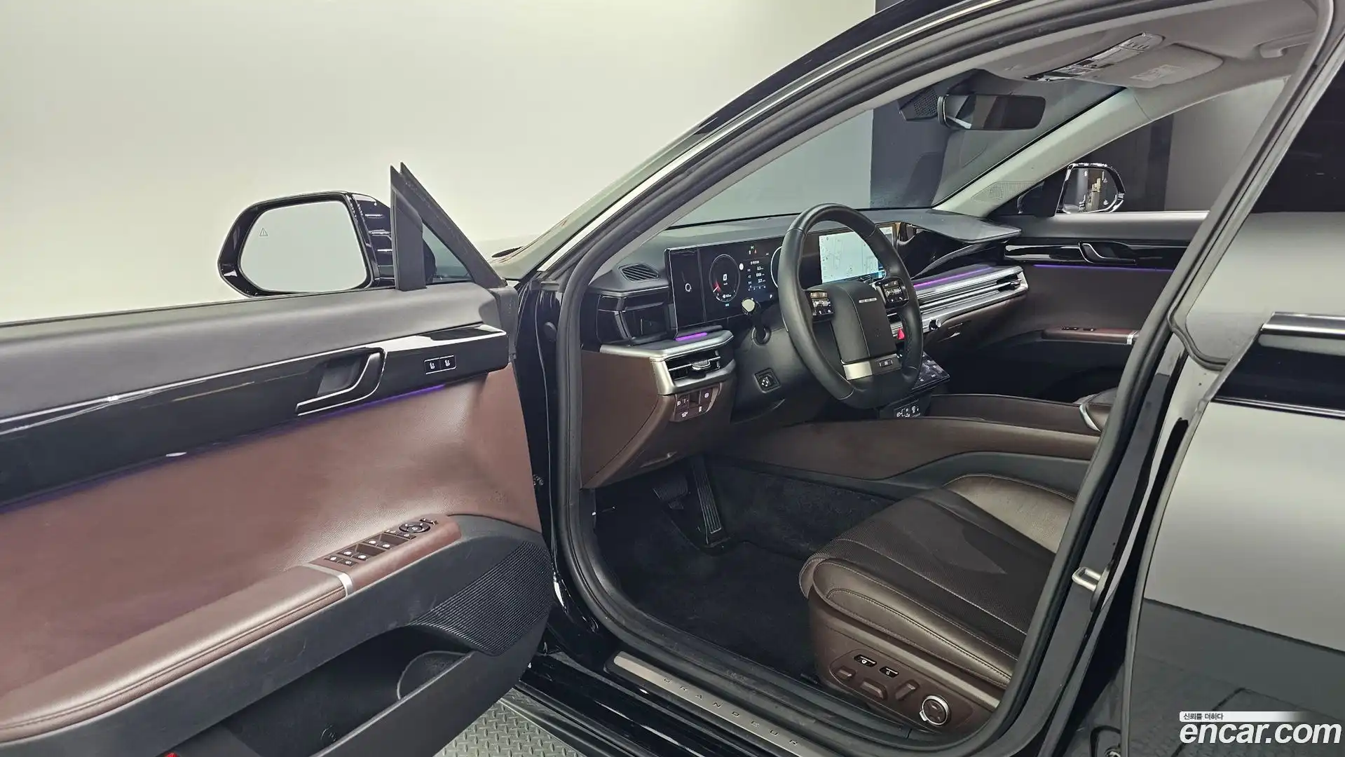 Grandeur Hyundai 2023.0-INNER-010