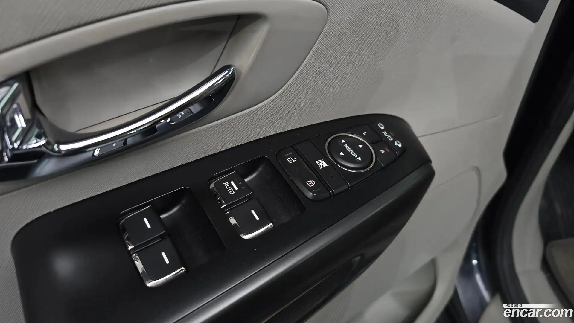 Canival Kia 2018.9-OPTION-042