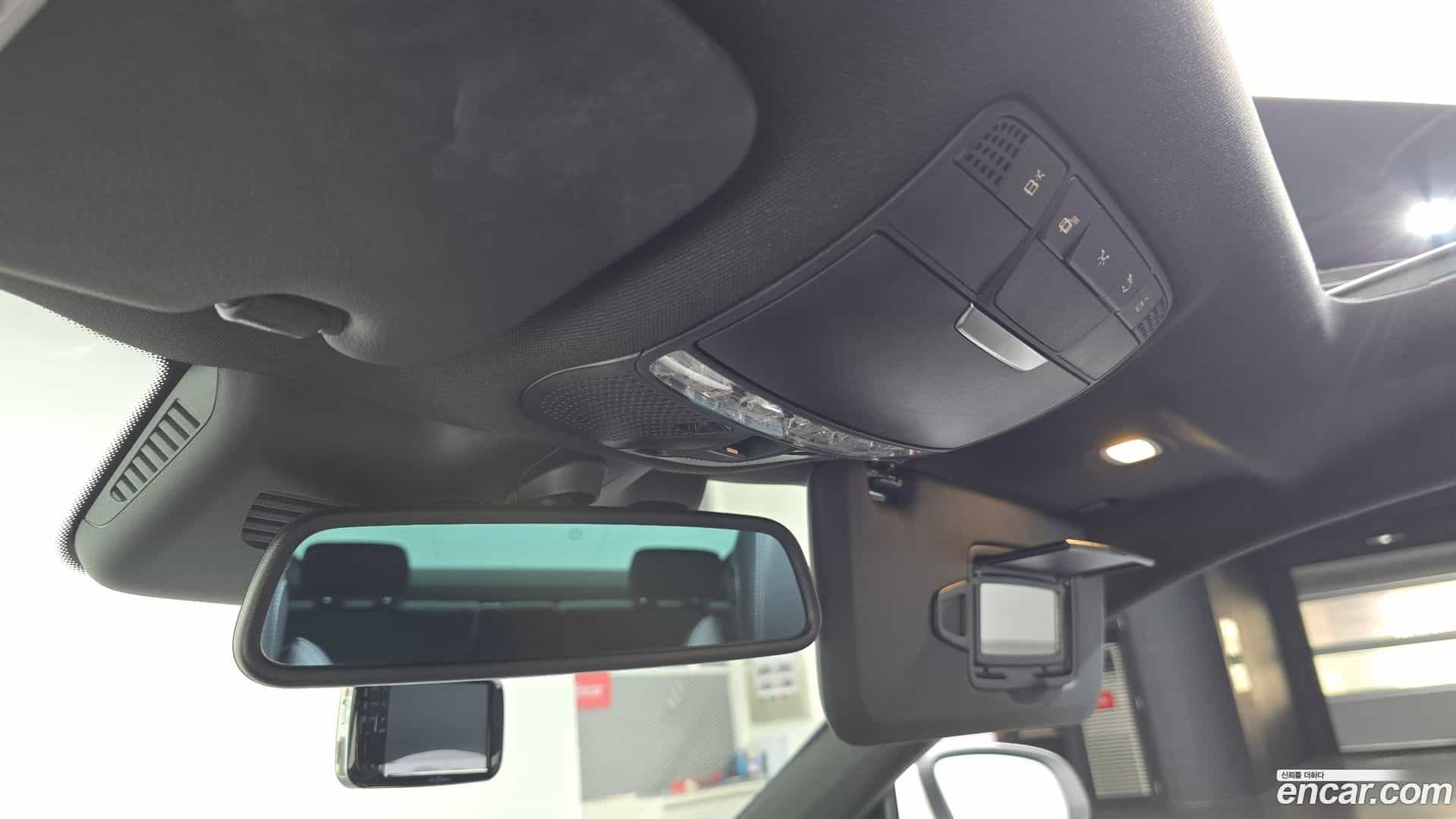 C-Class Mercedes-Benz 2016.3-OPTION-024