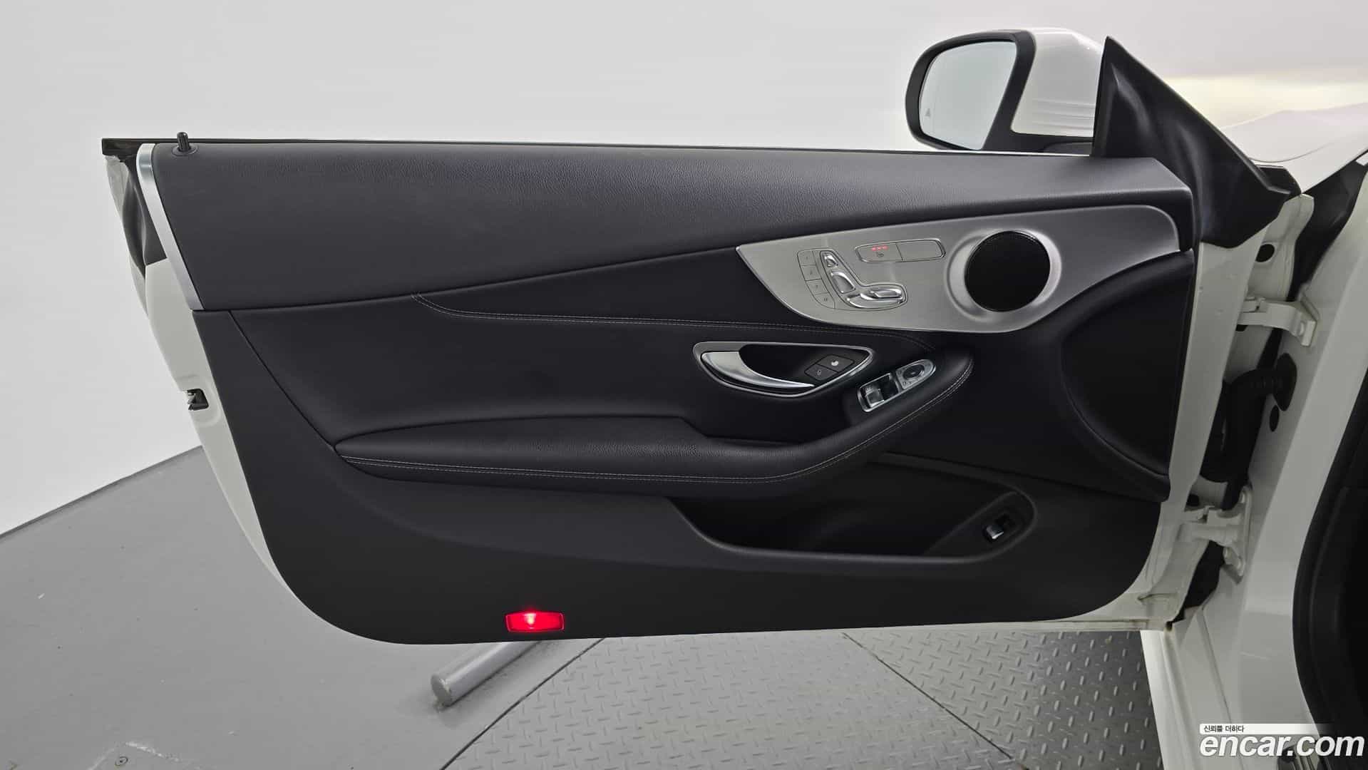 C-Class Mercedes-Benz 2016.3-INNER-034