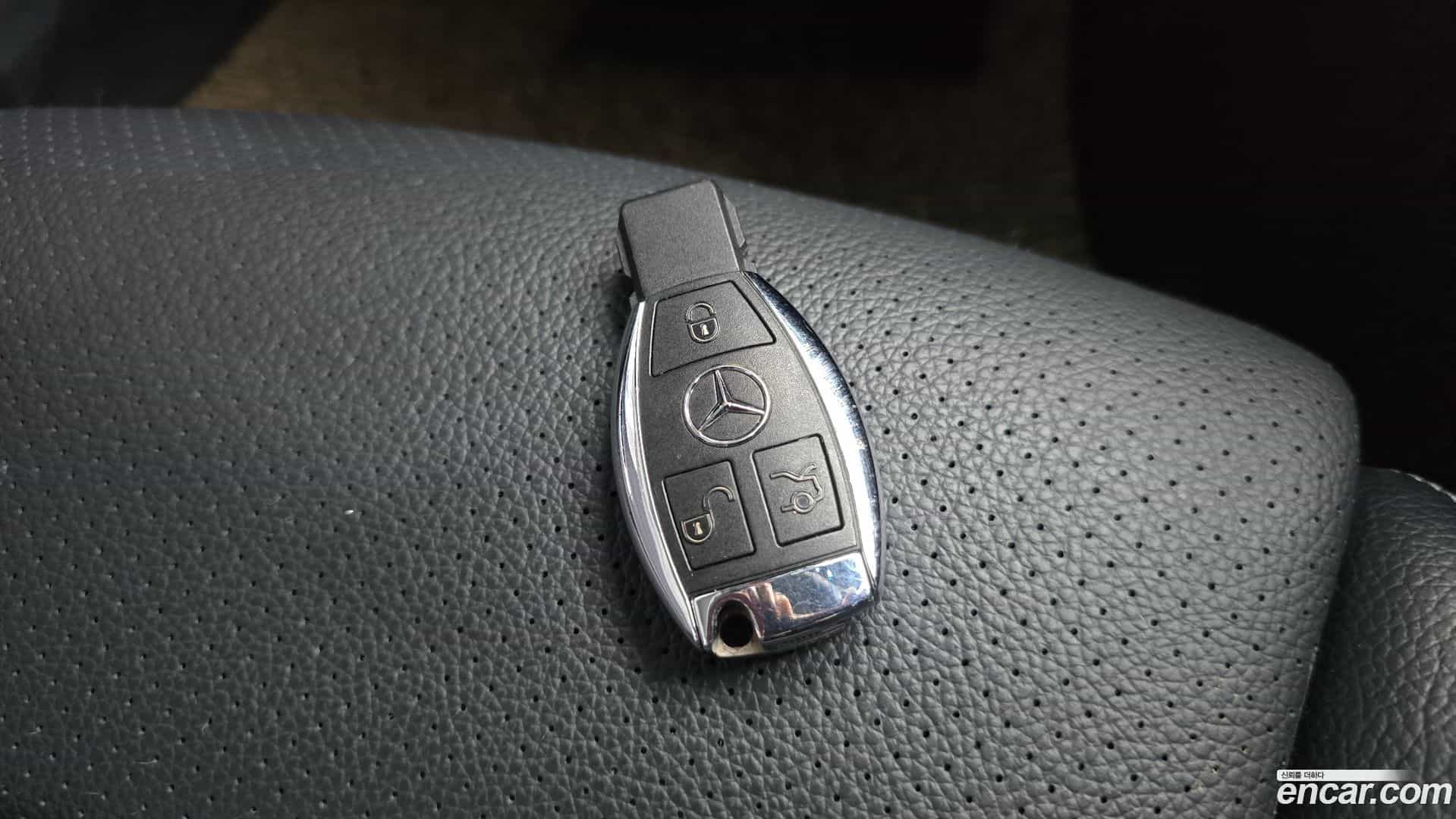 C-Class Mercedes-Benz 2016.3-OPTION-041