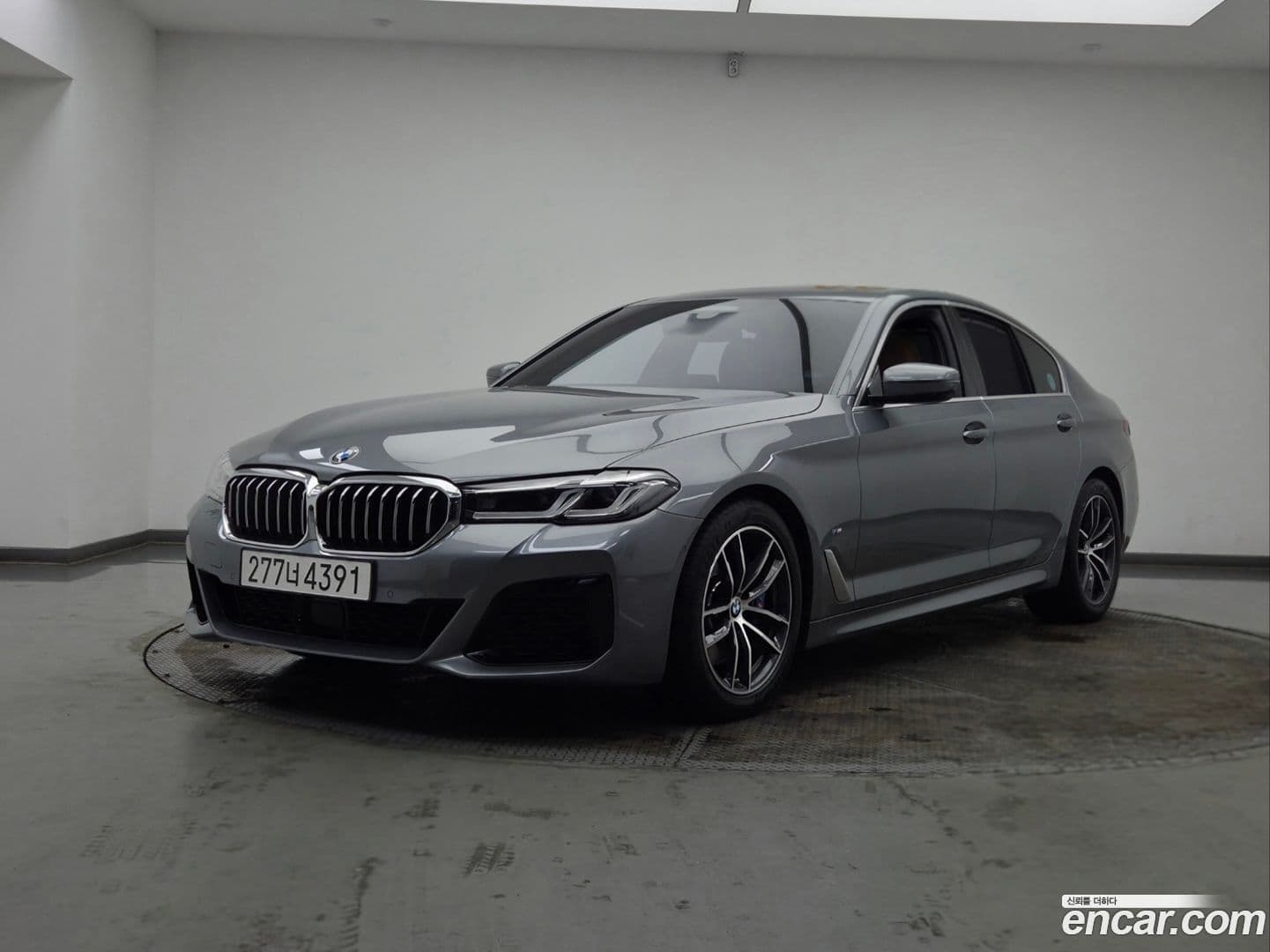 Main__Slider__Photo:5-Series BMW 2023.2-0