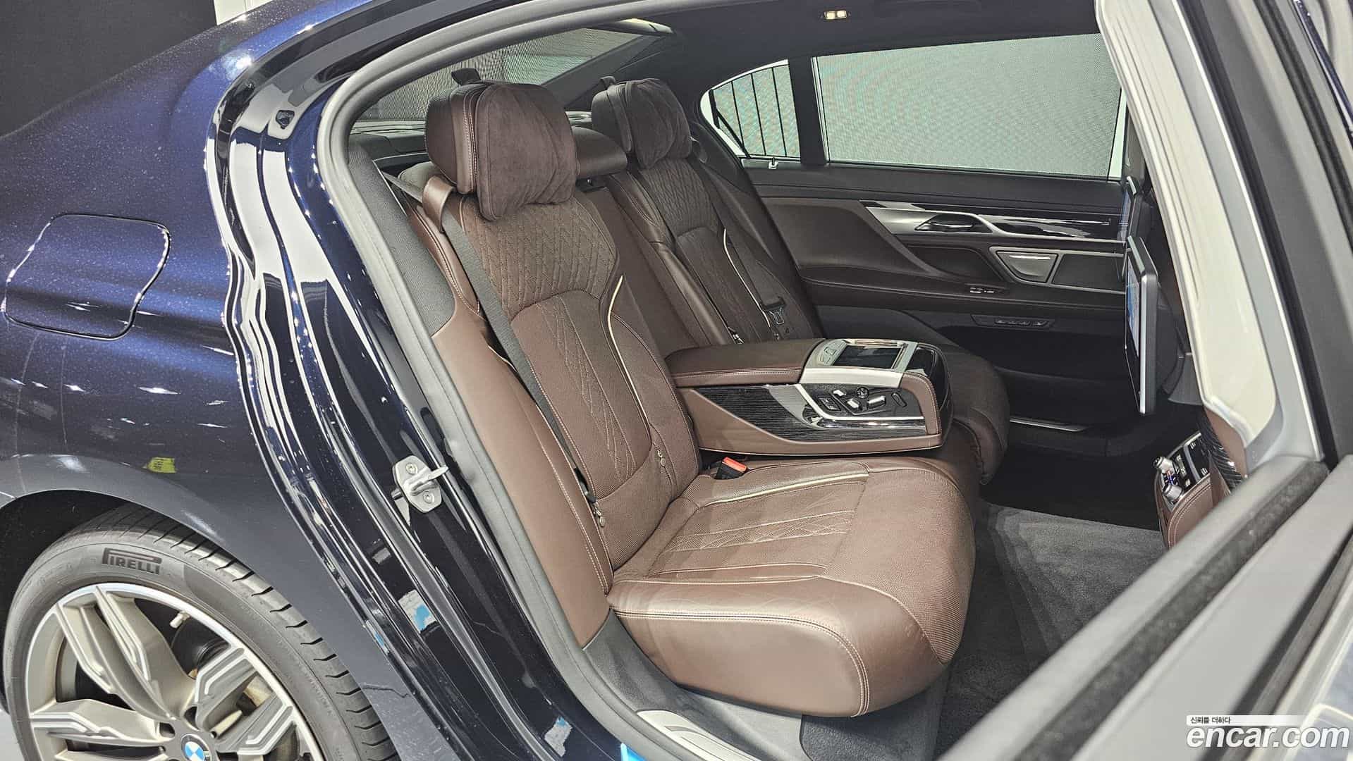 7-Series BMW 2018.11-OPTION-015