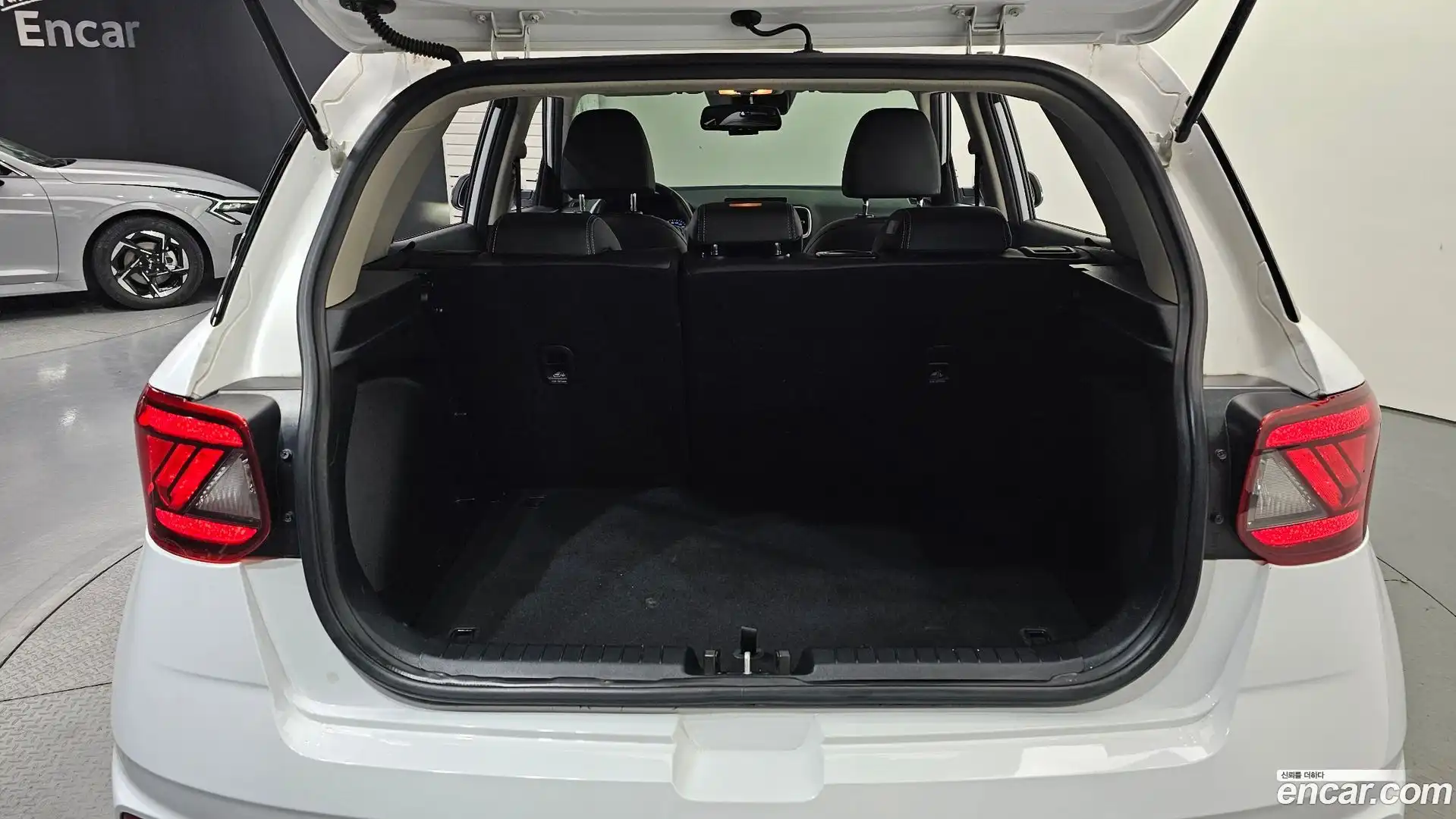 Venue Hyundai 2019.6-OPTION-024