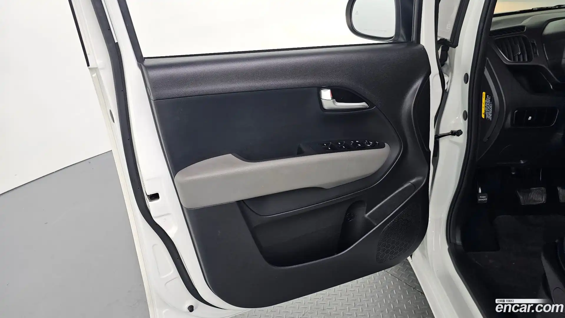 RAY Kia 2025.6-INNER-034