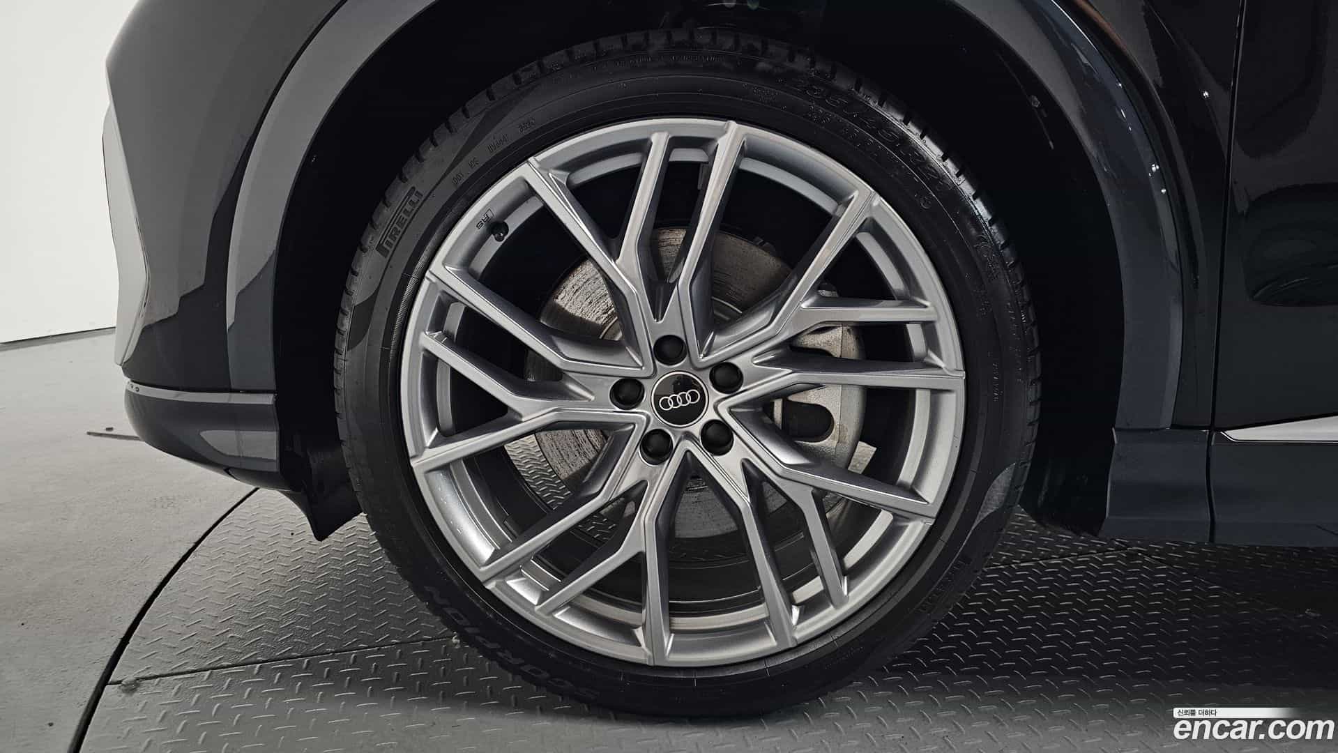 Q4 e-tron Audi 2025.2-OUTER-005