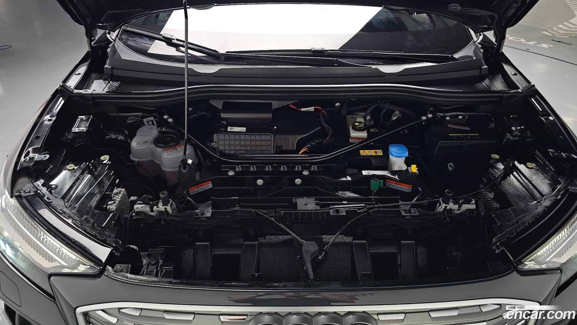 Q4 e-tron Audi 2025.2-OUTER-006