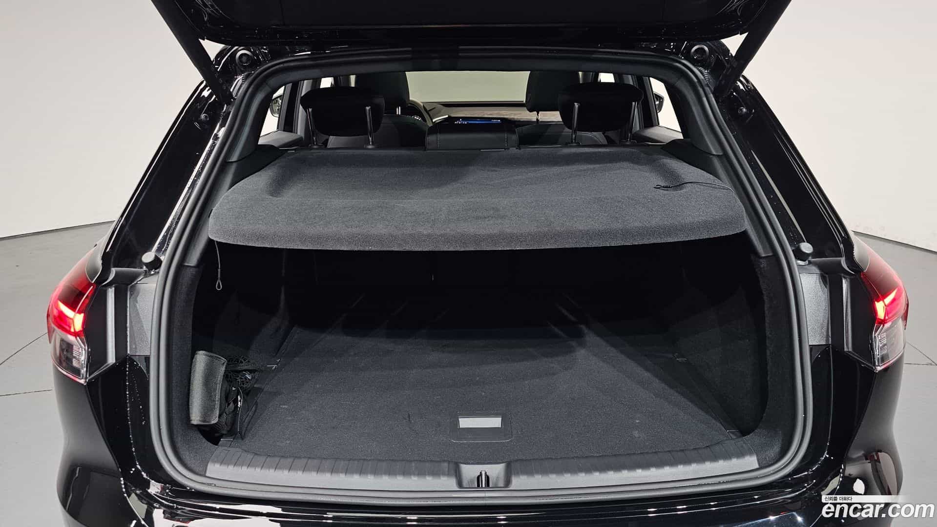 Q4 e-tron Audi 2025.2-OPTION-024