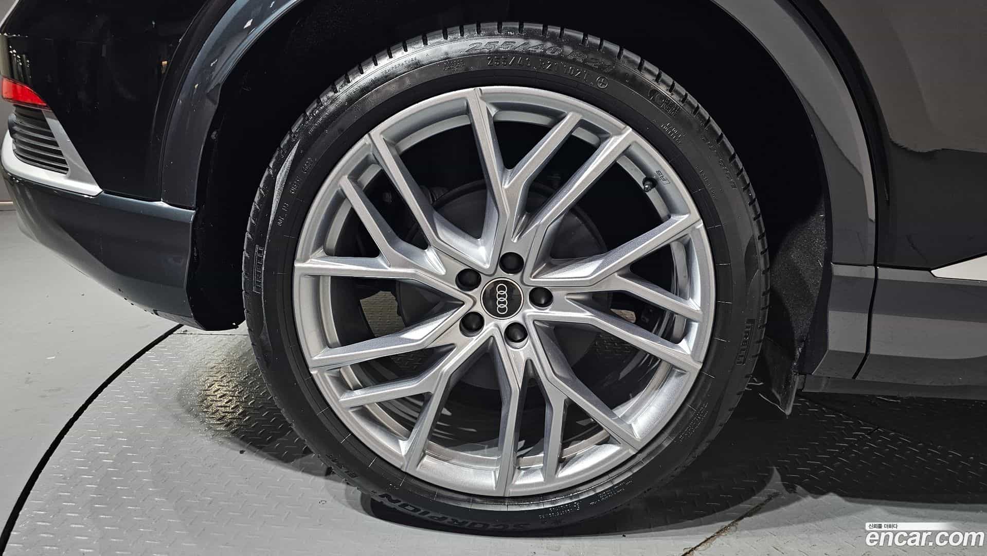 Q4 e-tron Audi 2025.2-OUTER-031
