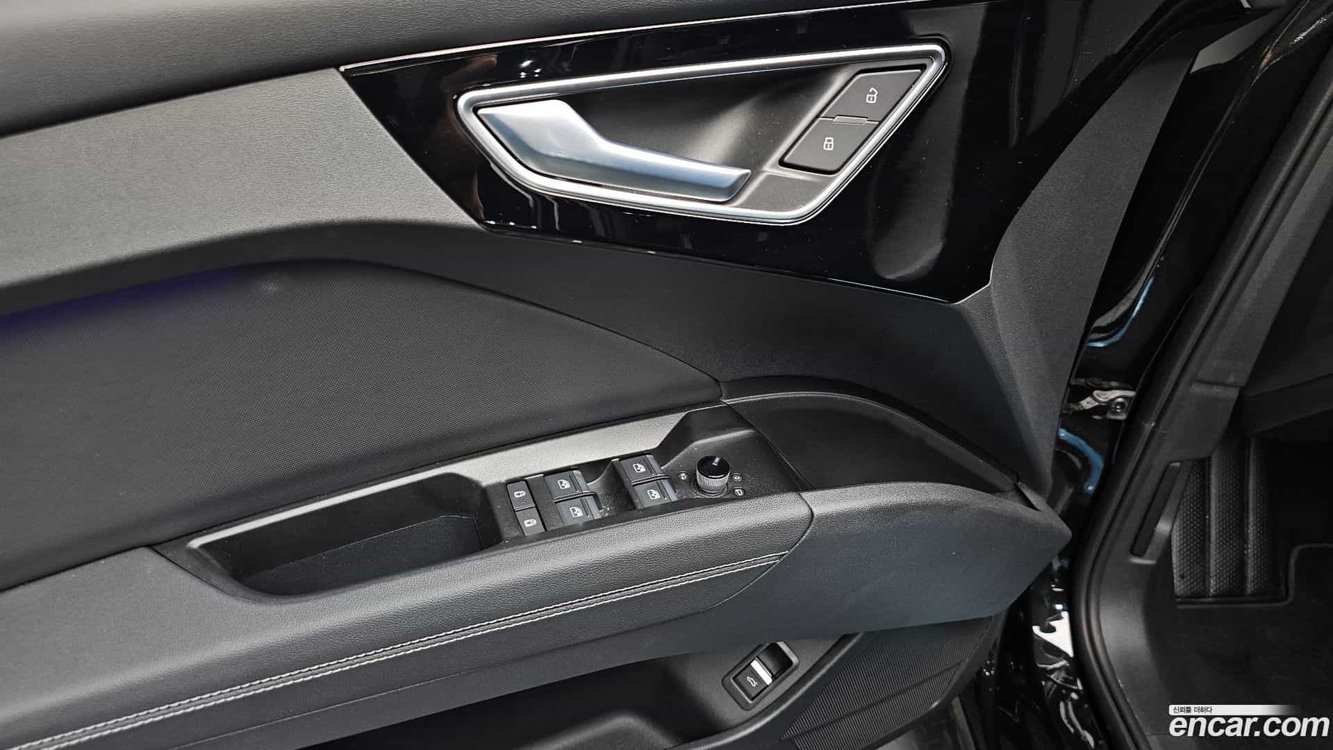 Q4 e-tron Audi 2025.2-OPTION-045