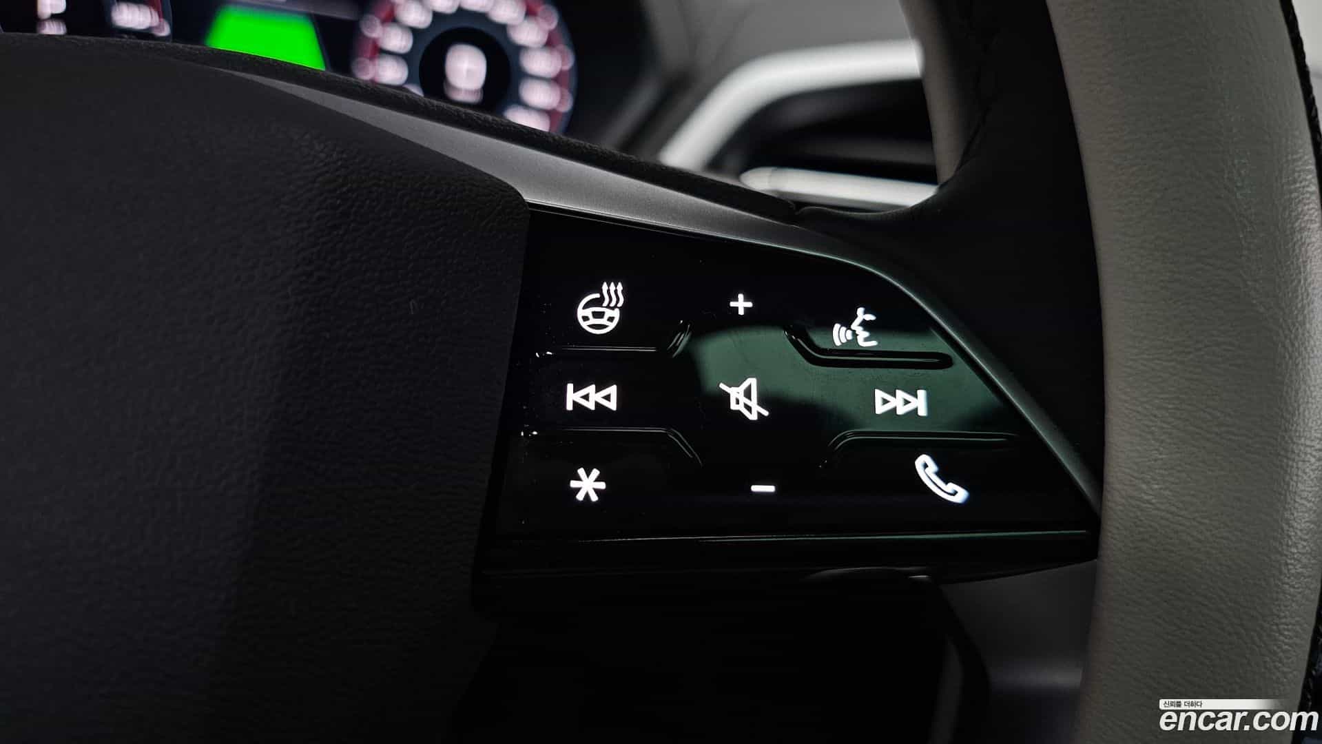 Q4 e-tron Audi 2025.2-OPTION-046