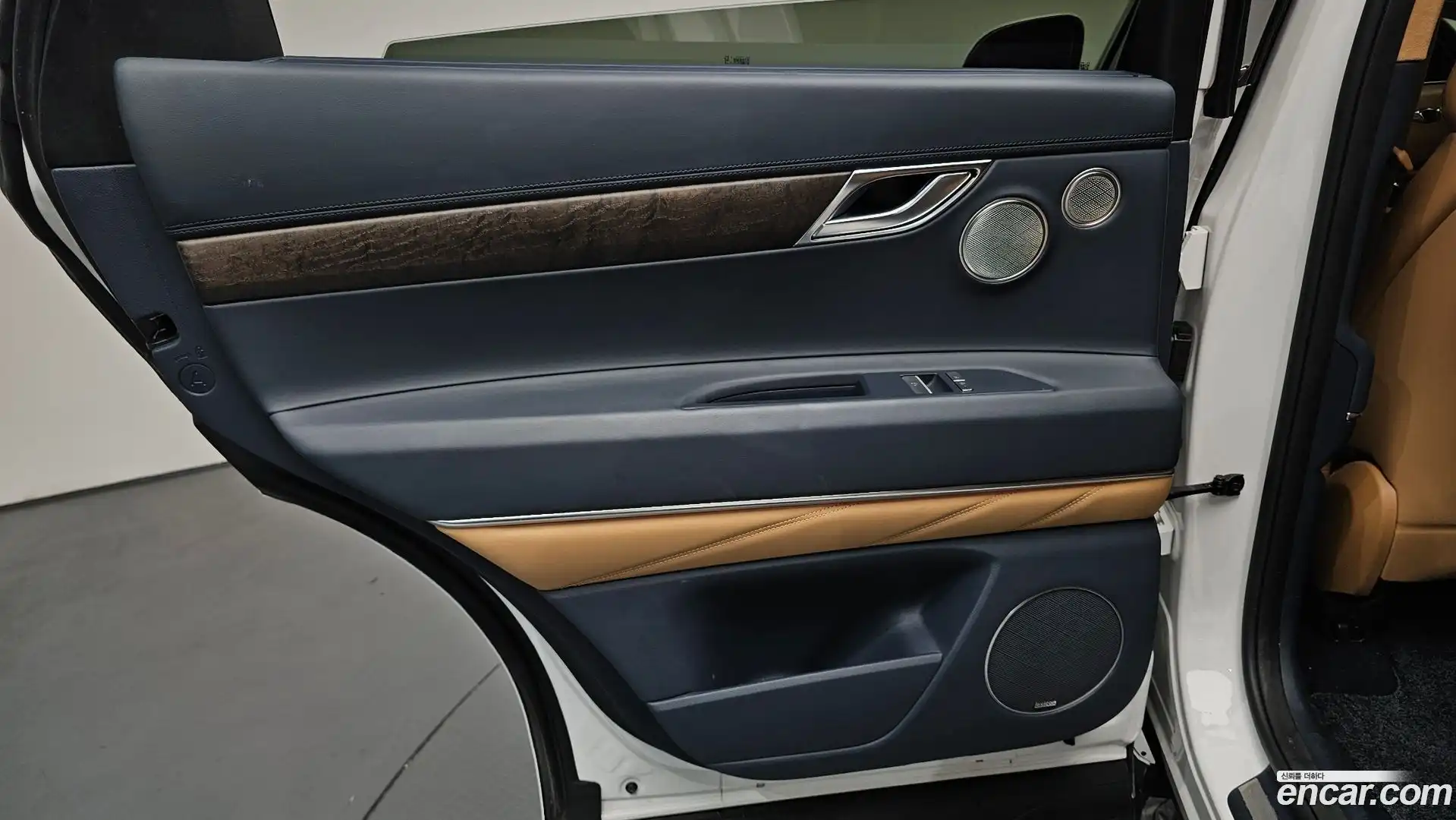 GV80 Genesis 2022.3-INNER-035