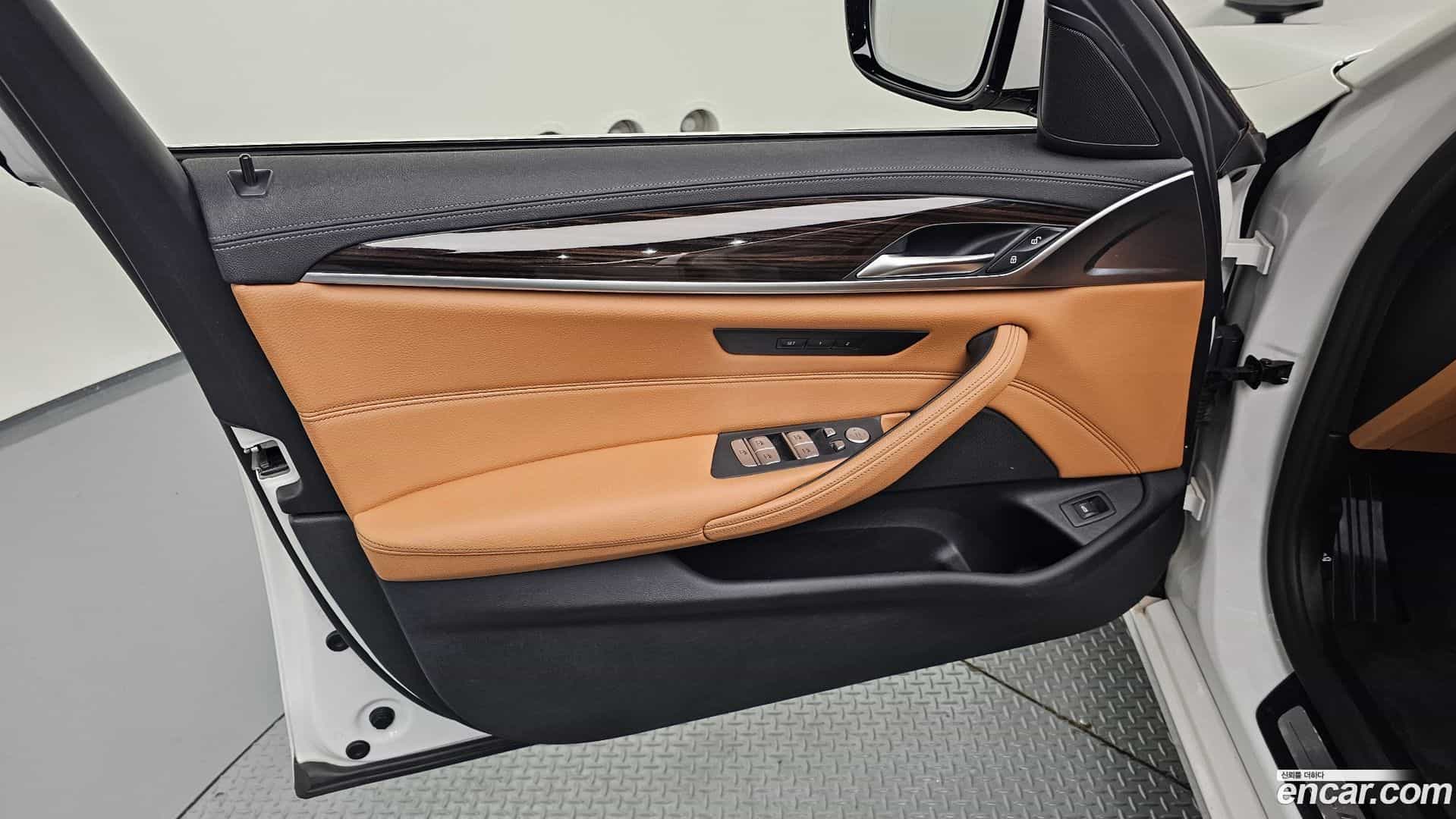 5-Series BMW 2021.5-INNER-034