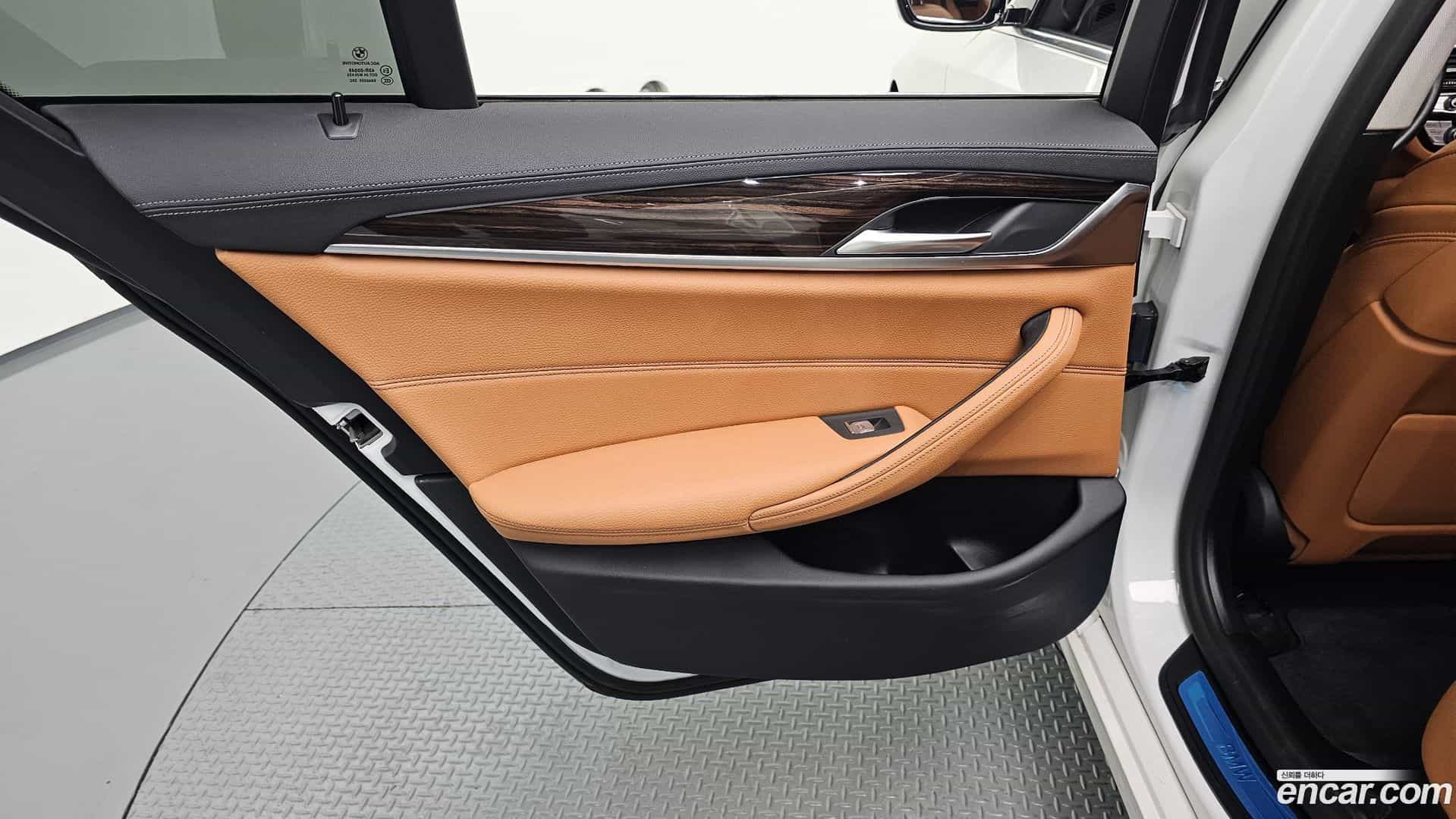 5-Series BMW 2021.5-INNER-035