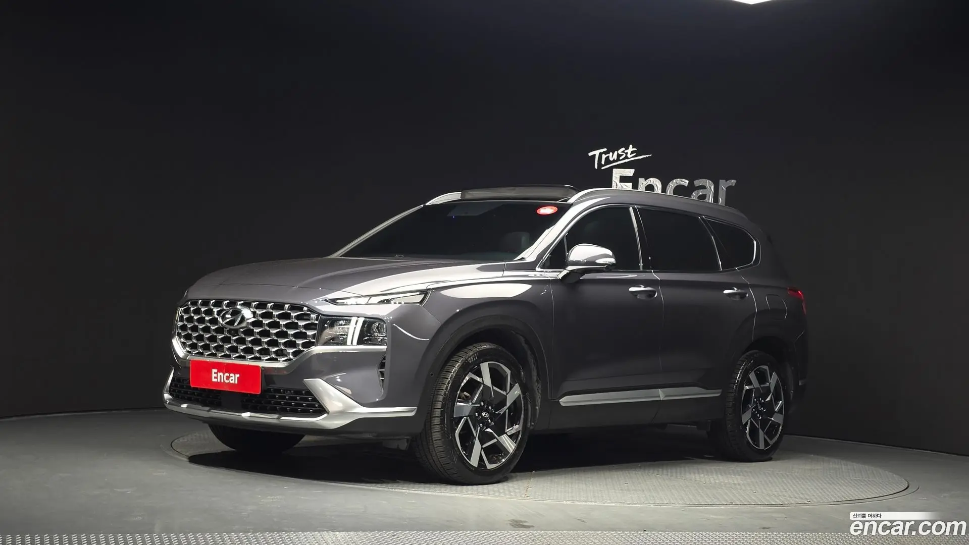 Main__Slider__Photo:Santafe Hyundai 2021.4-0