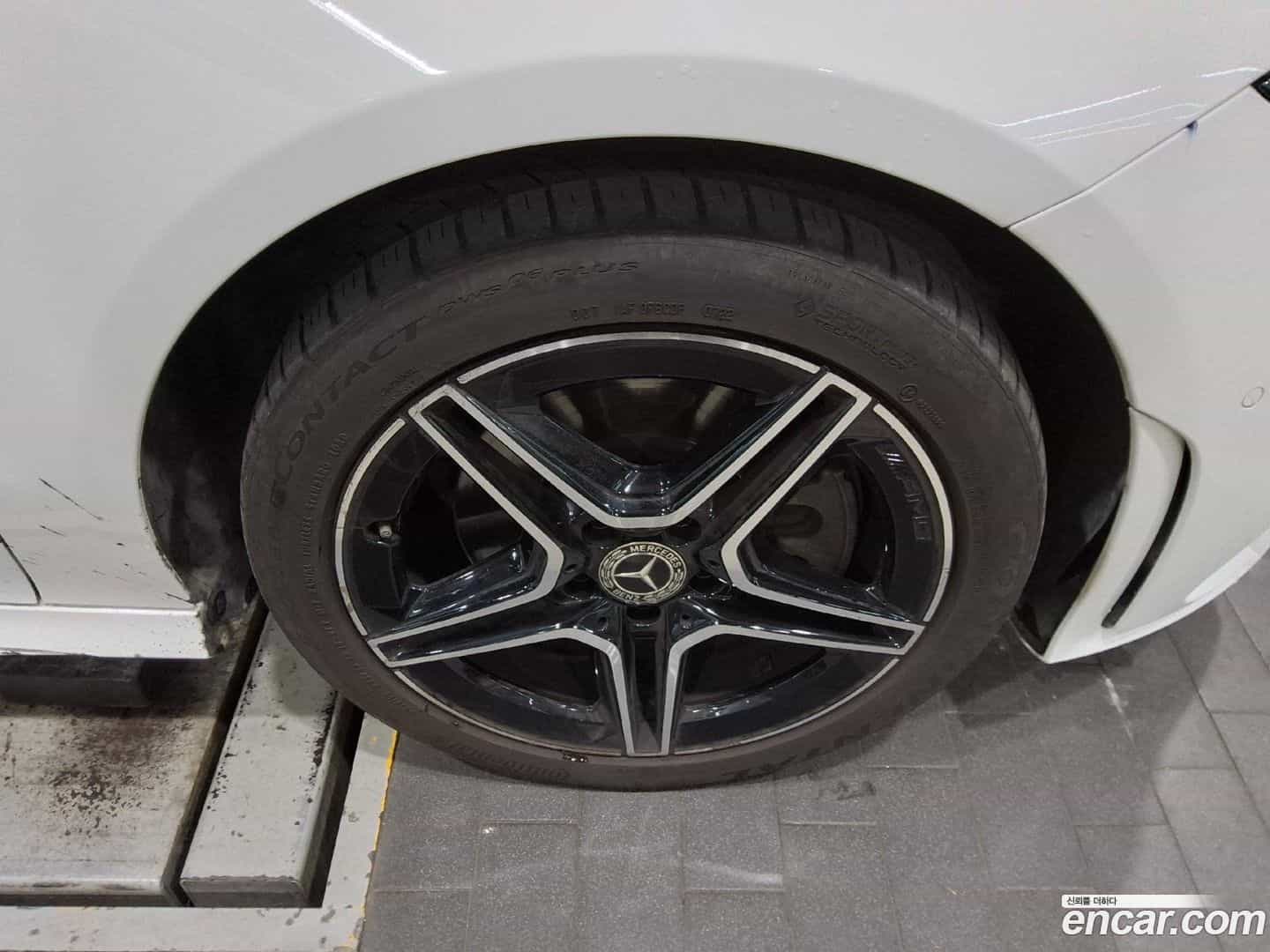 CLA-Class Mercedes-Benz 2022.1-OUTER-005