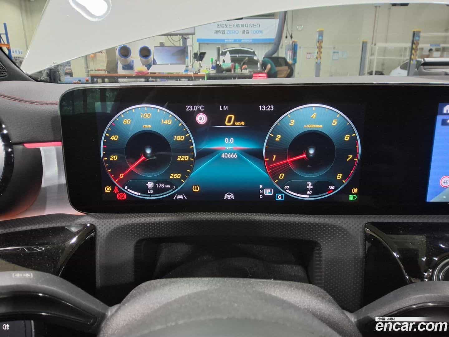CLA-Class Mercedes-Benz 2022.1-INNER-008