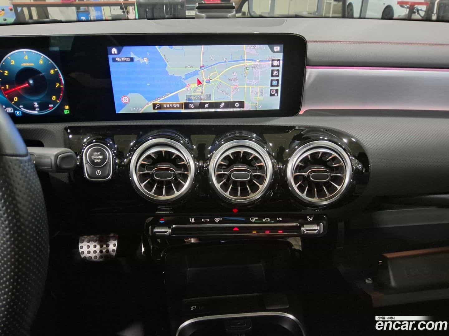 CLA-Class Mercedes-Benz 2022.1-OPTION-020