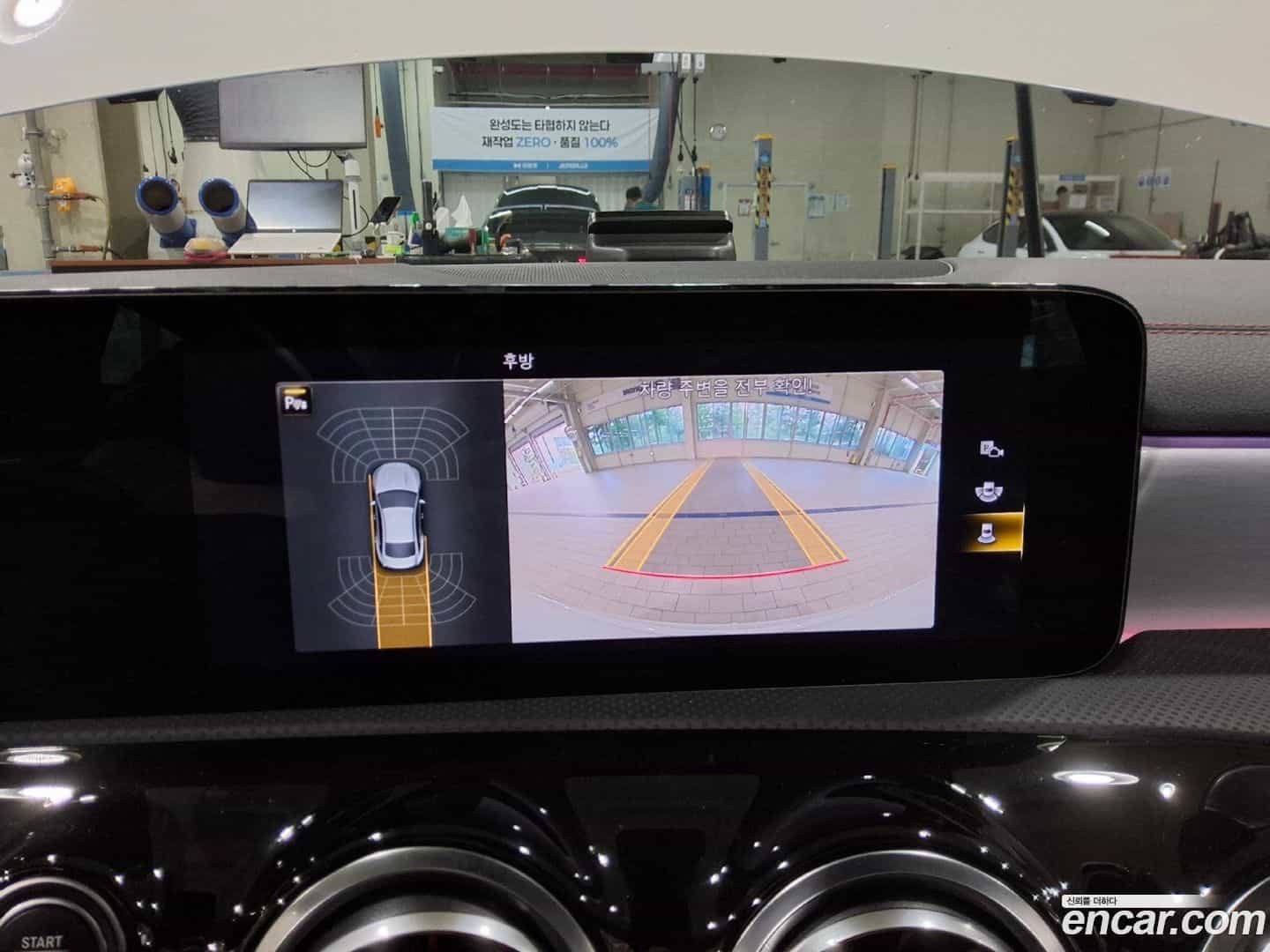 CLA-Class Mercedes-Benz 2022.1-OPTION-021