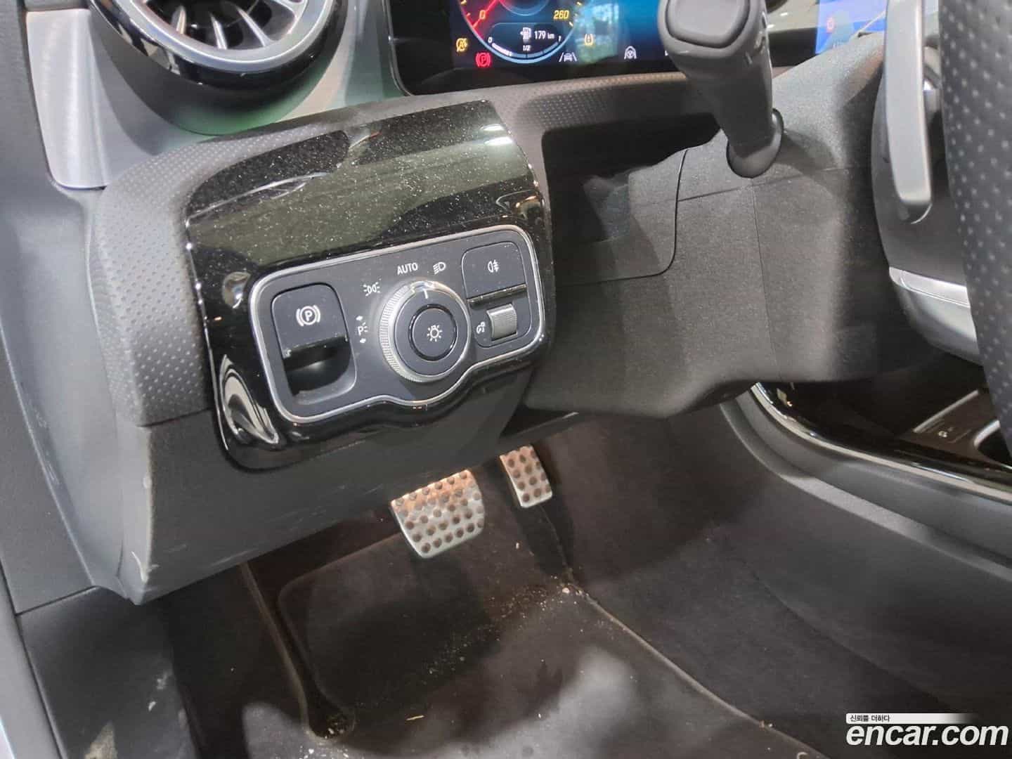 CLA-Class Mercedes-Benz 2022.1-OPTION-022
