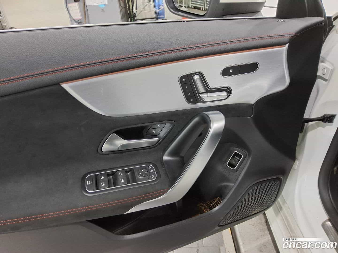 CLA-Class Mercedes-Benz 2022.1-OPTION-024