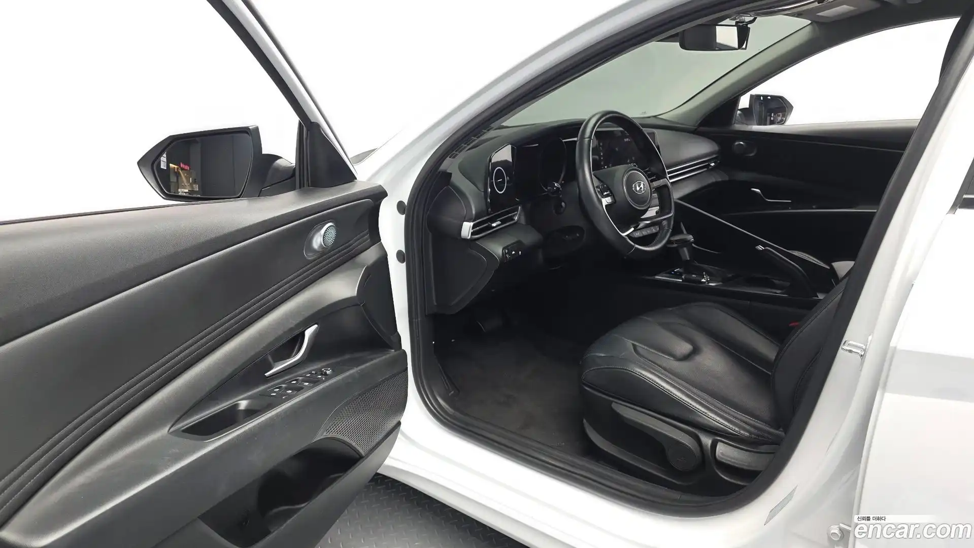 AVANTE Hyundai 2021.11-INNER-010