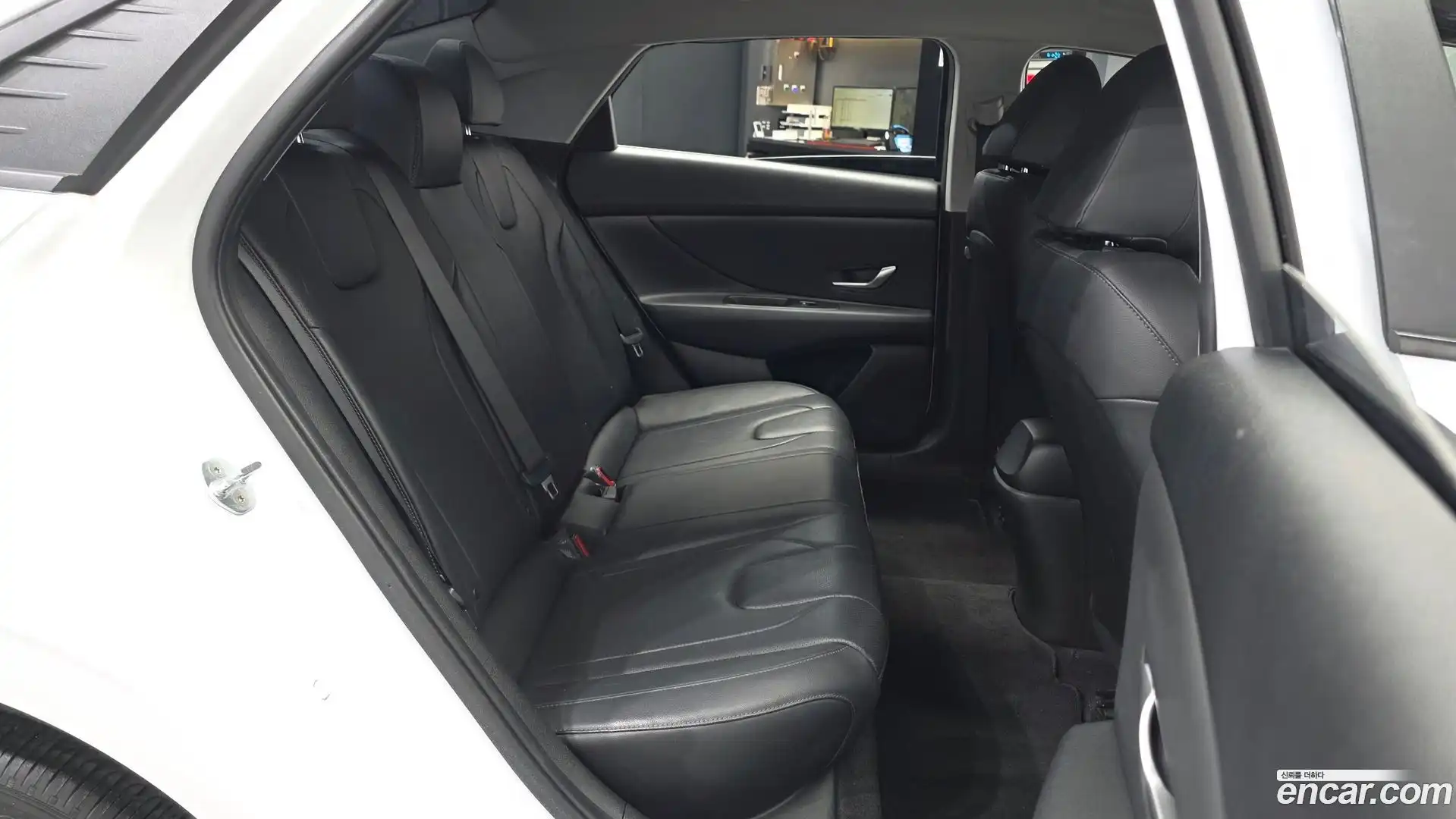 AVANTE Hyundai 2021.11-INNER-036