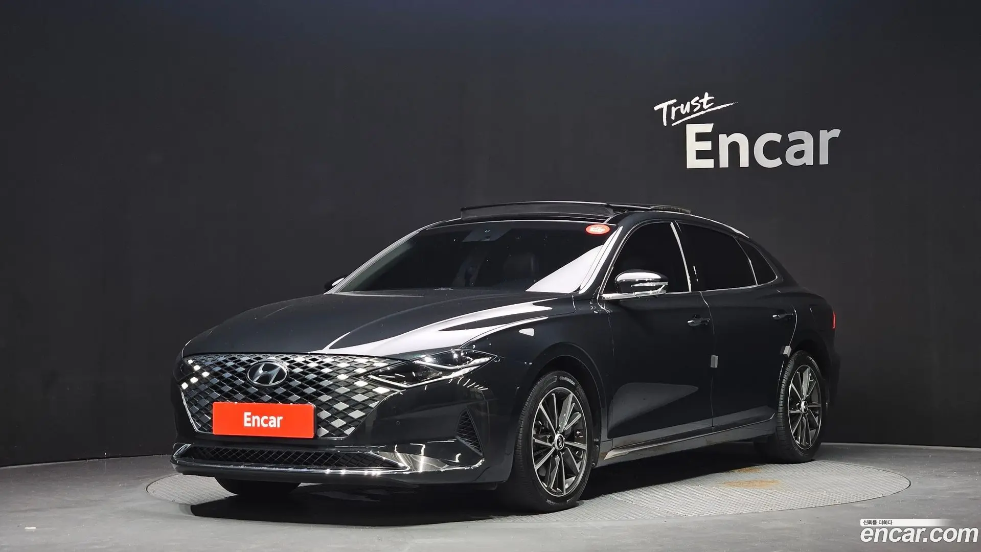 Main__Slider__Photo:Grandeur Hyundai 2022.1-0