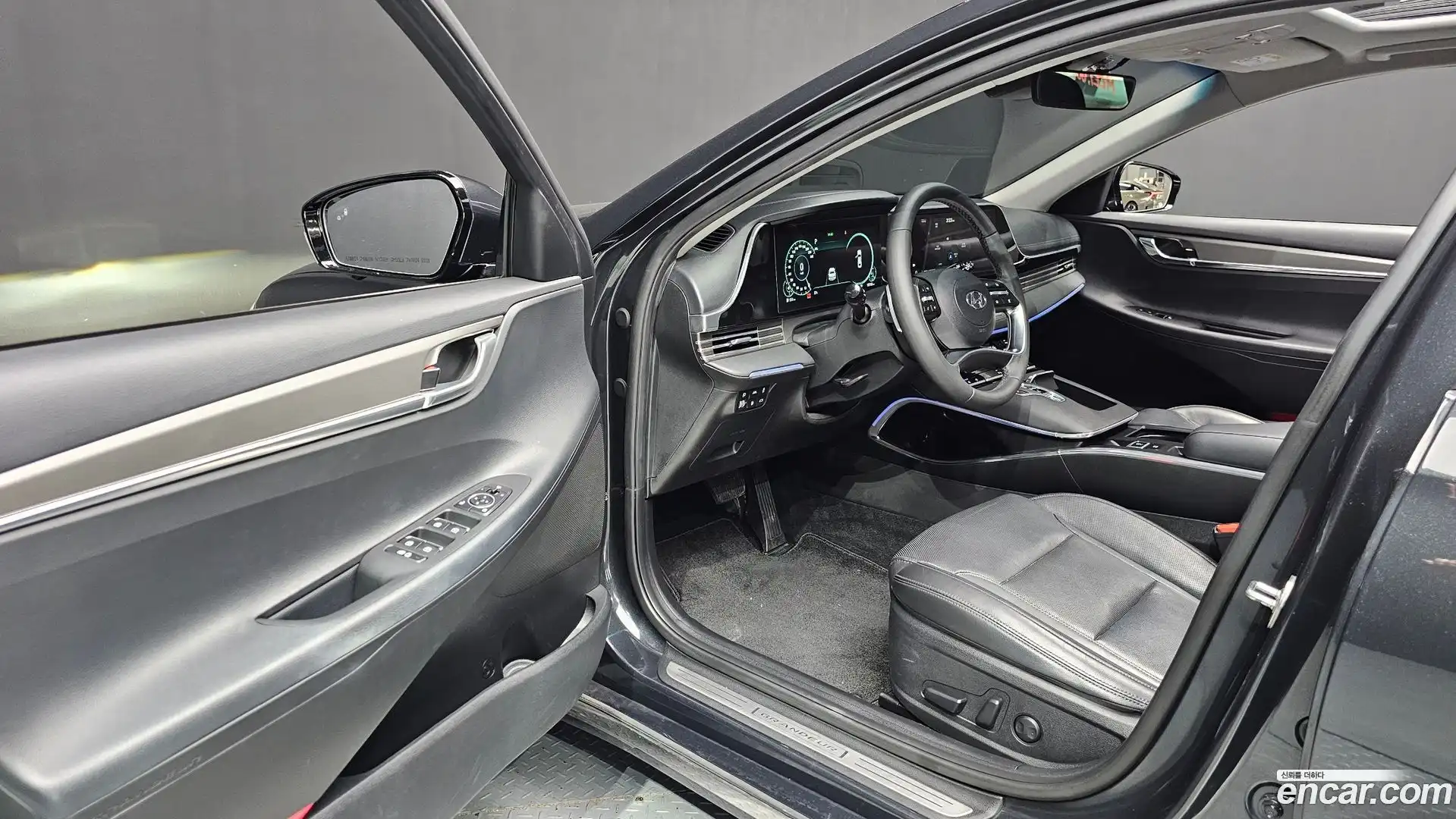 Grandeur Hyundai 2022.1-INNER-010