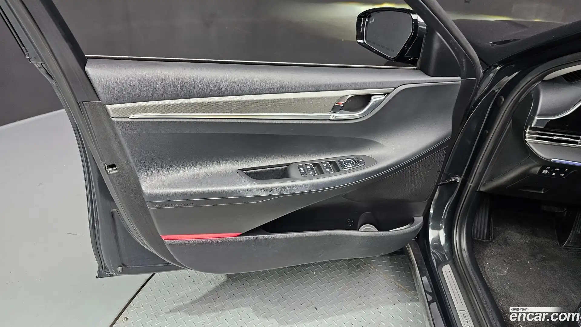 Grandeur Hyundai 2022.1-INNER-034