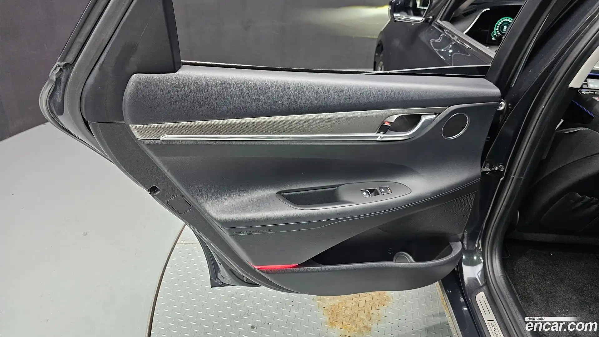 Grandeur Hyundai 2022.1-INNER-035