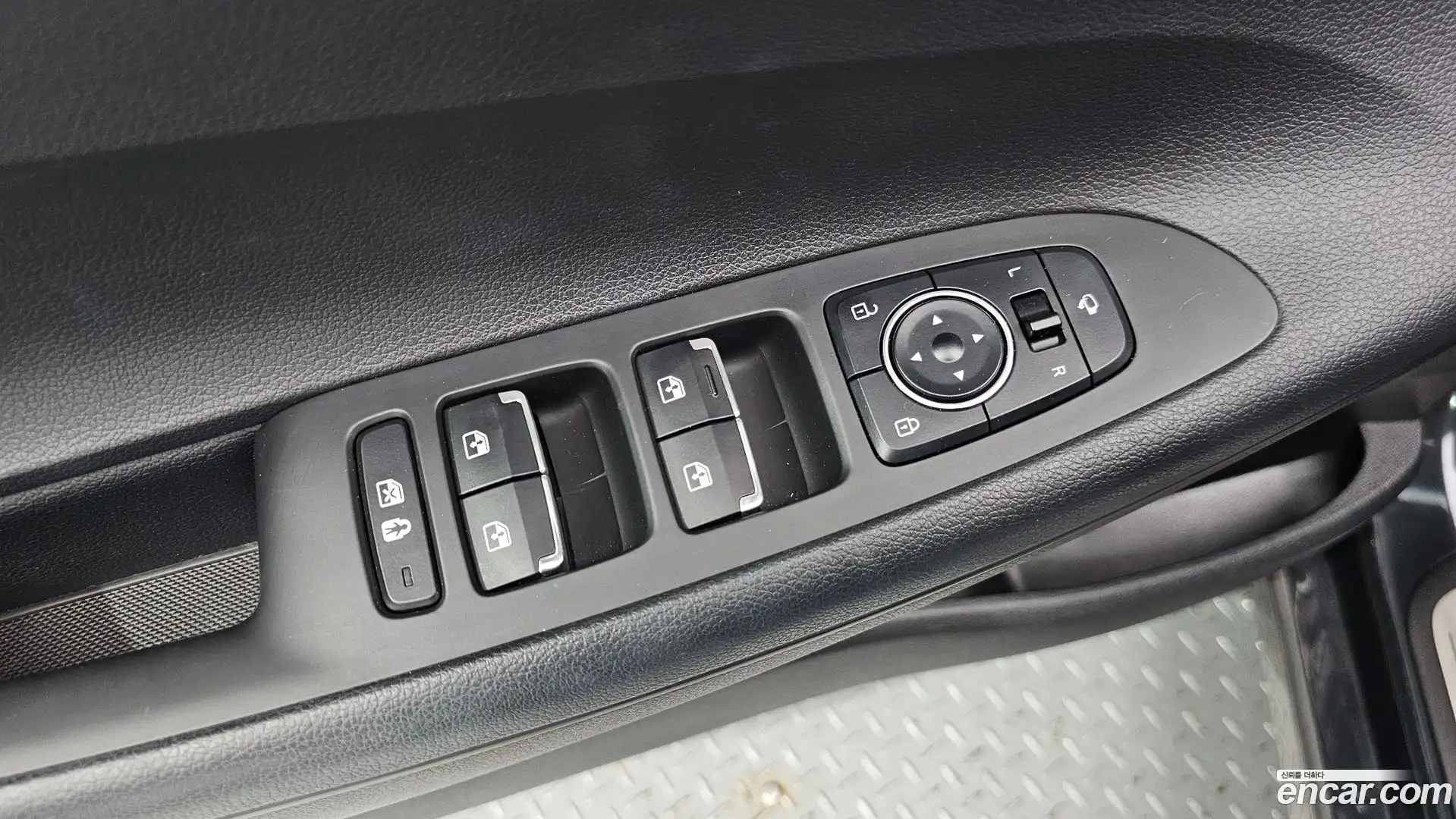Grandeur Hyundai 2022.1-OPTION-043