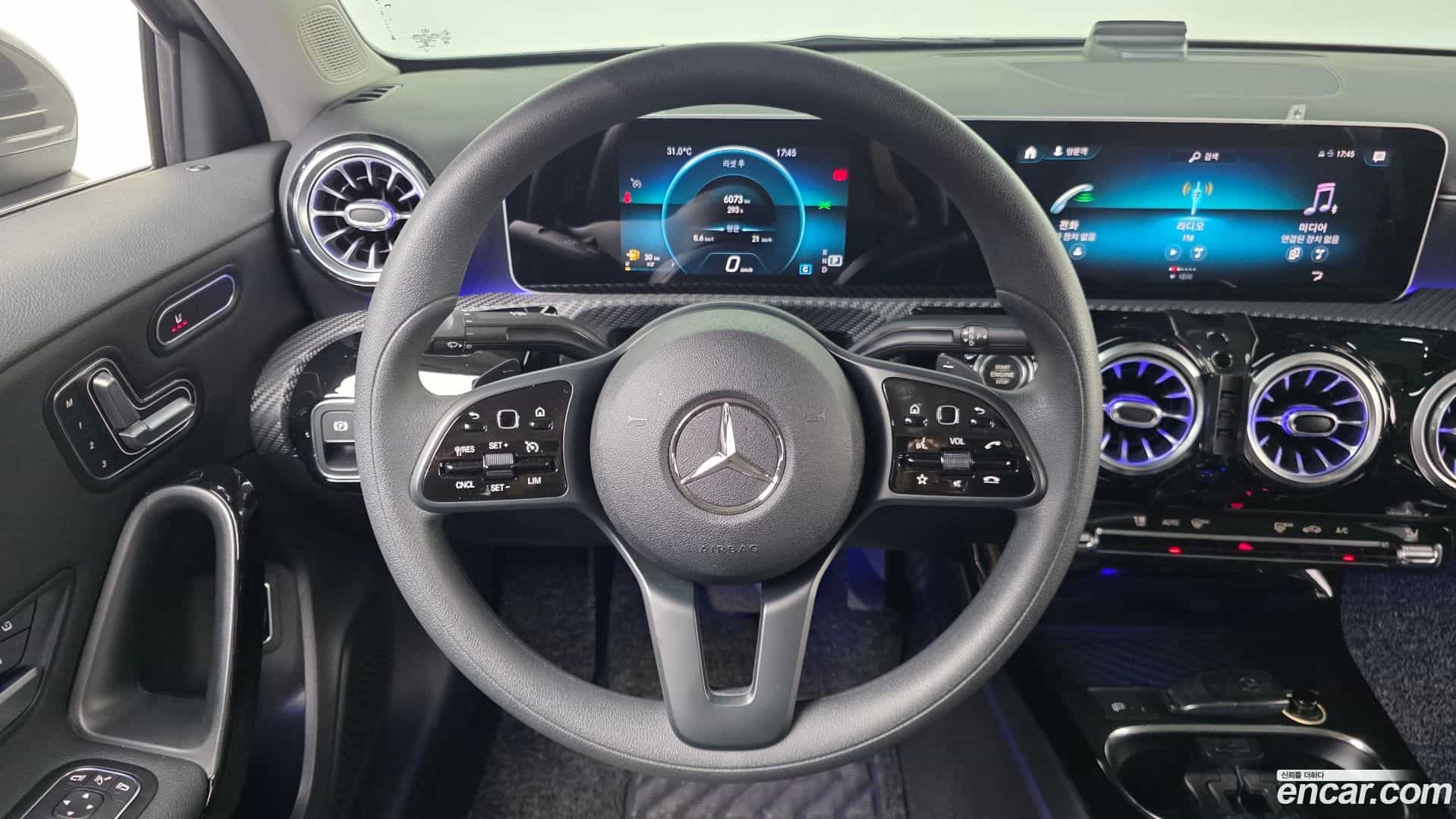 A-Class Mercedes-Benz 2020.1-OPTION-017