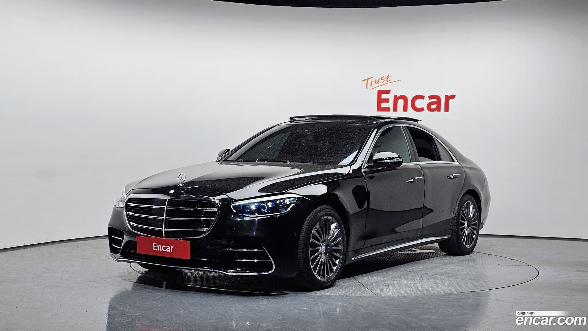 Main__Slider__Photo:S-Class Mercedes-Benz 2015.10-0