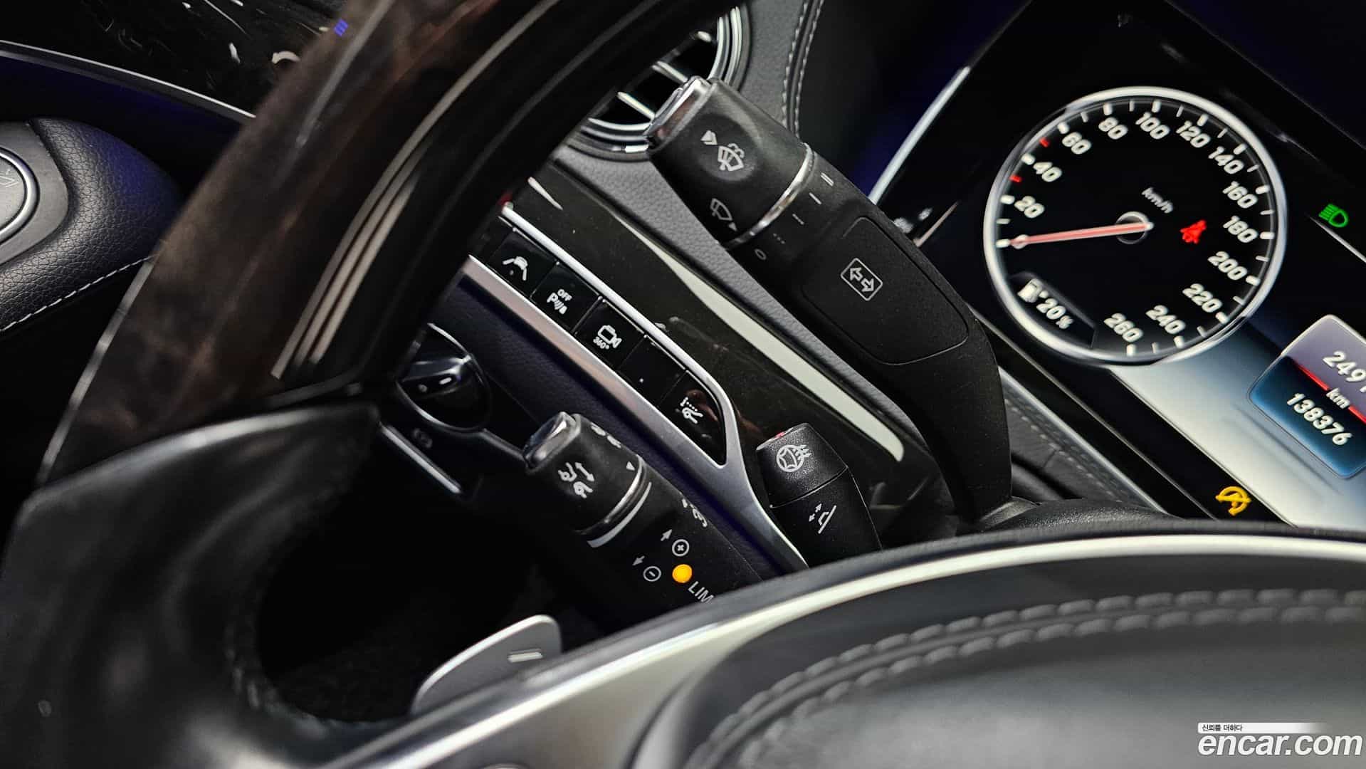 S-Class Mercedes-Benz 2015.10-OPTION-022