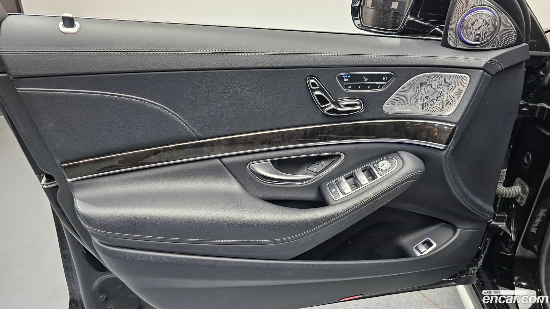S-Class Mercedes-Benz 2015.10-INNER-034