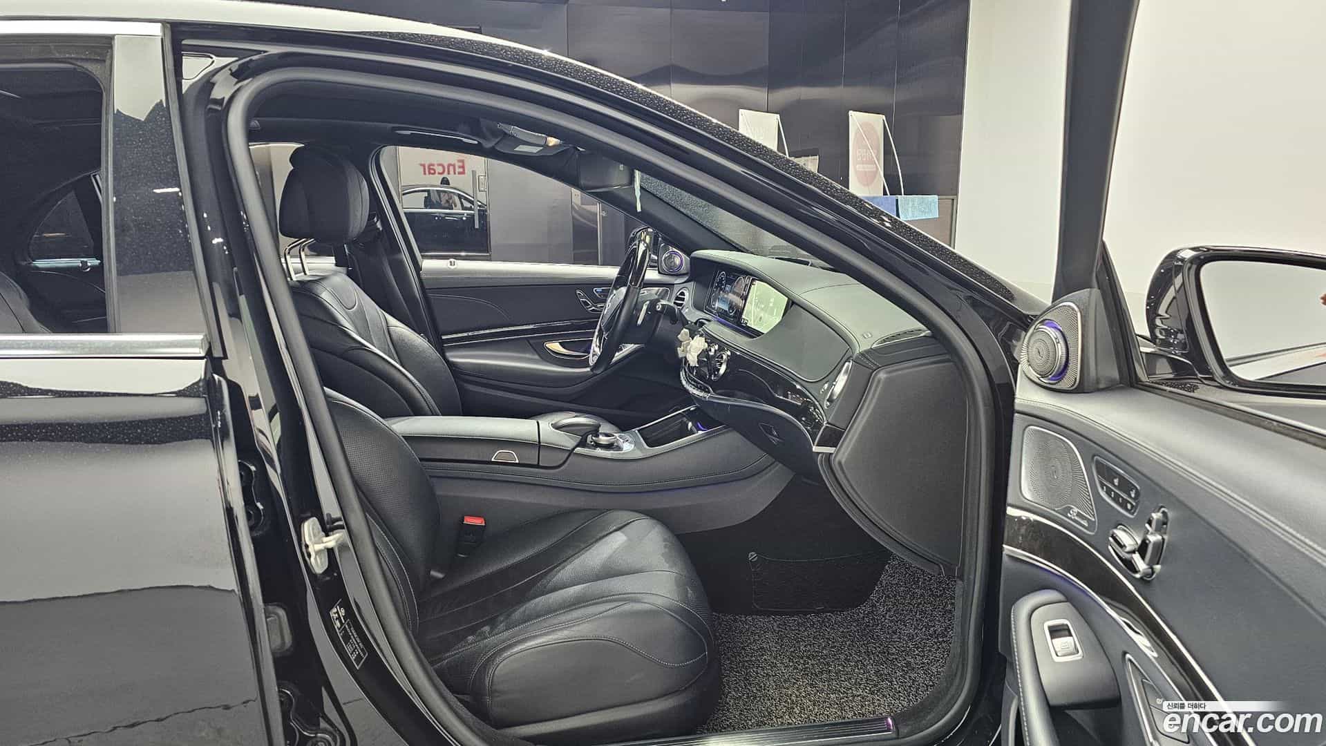 S-Class Mercedes-Benz 2015.10-INNER-036