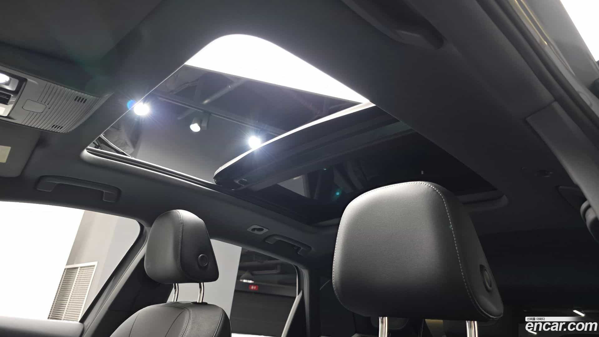 Q4 e-tron Audi 2025.8-OPTION-019