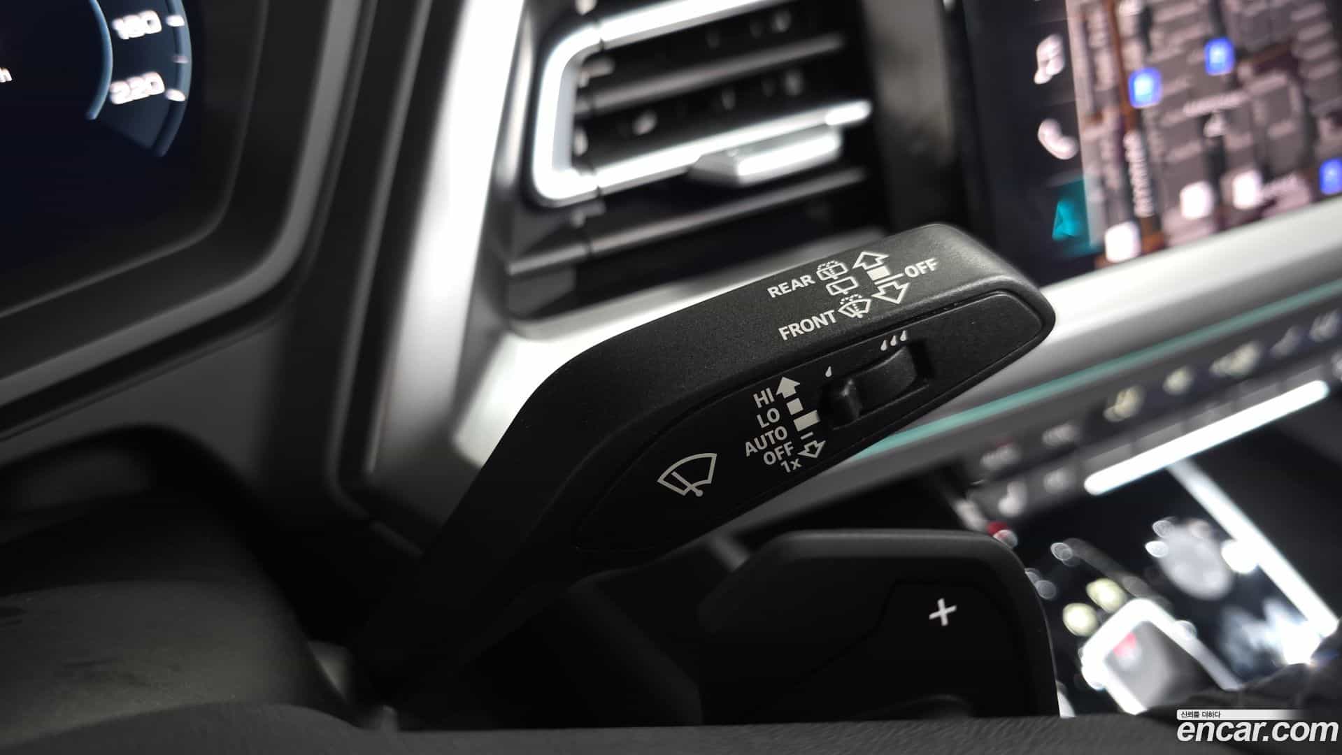 Q4 e-tron Audi 2025.8-OPTION-042