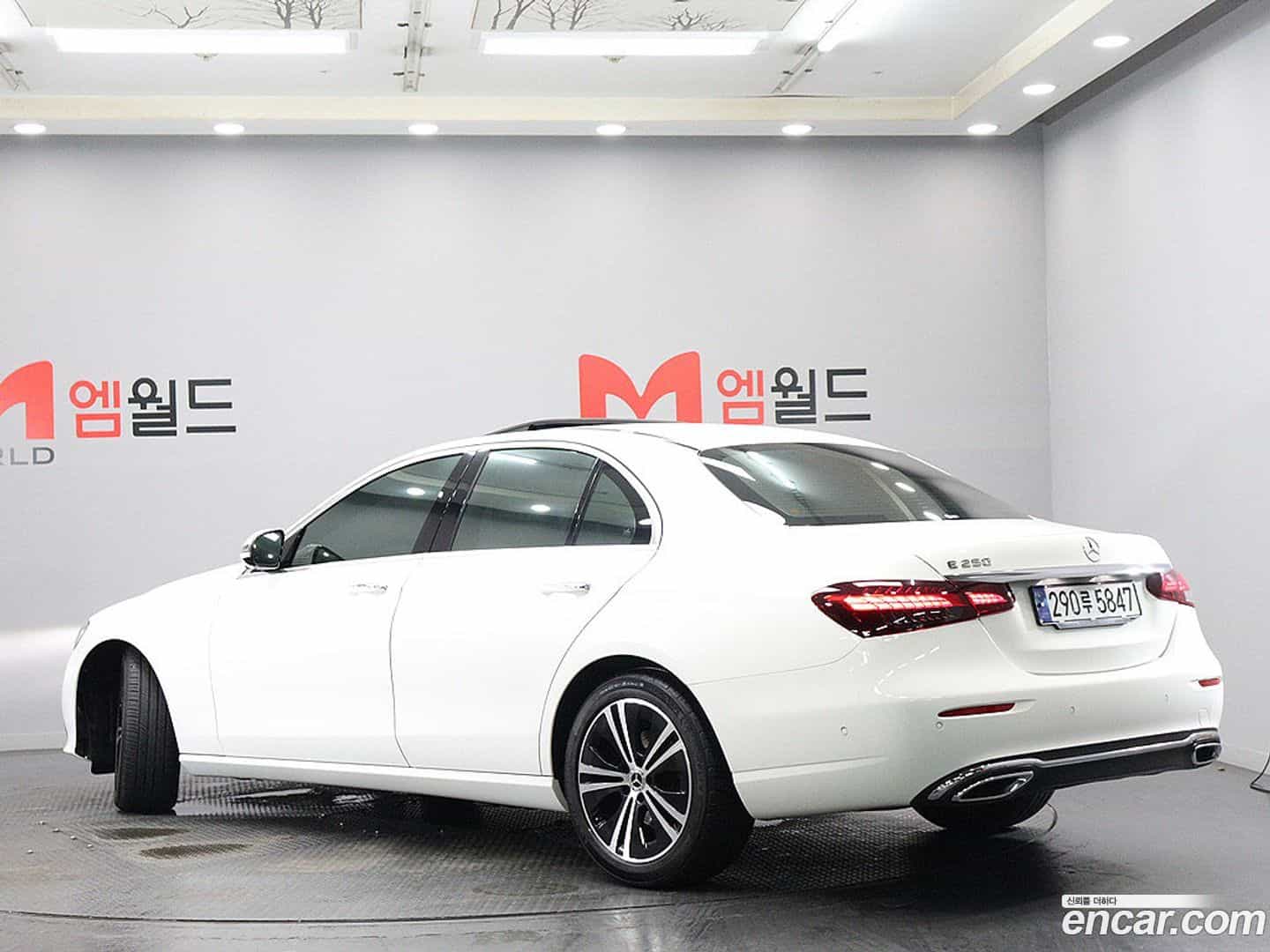 E-Class Mercedes-Benz 2021.11-OUTER-004