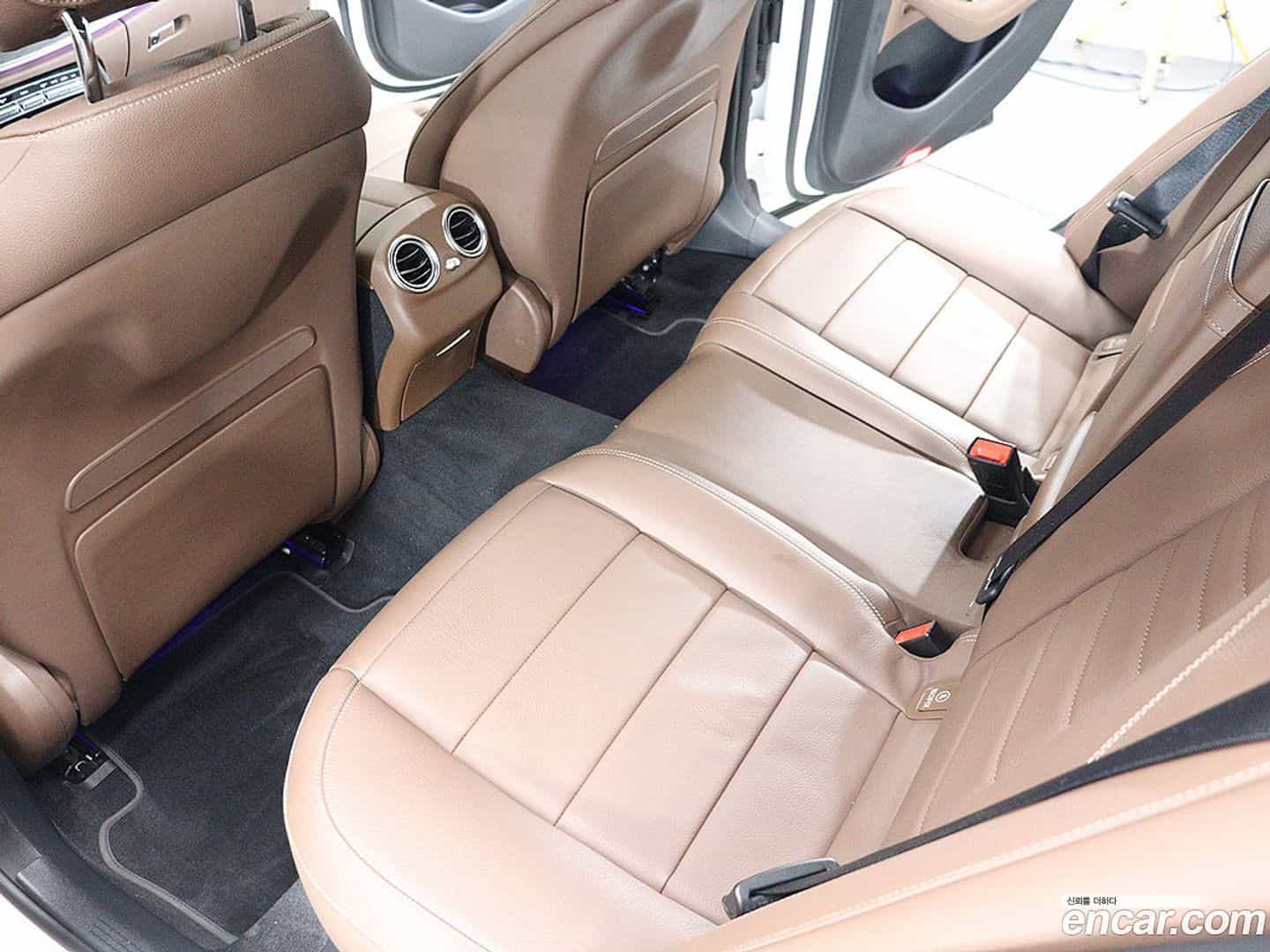 E-Class Mercedes-Benz 2021.11-OPTION-020