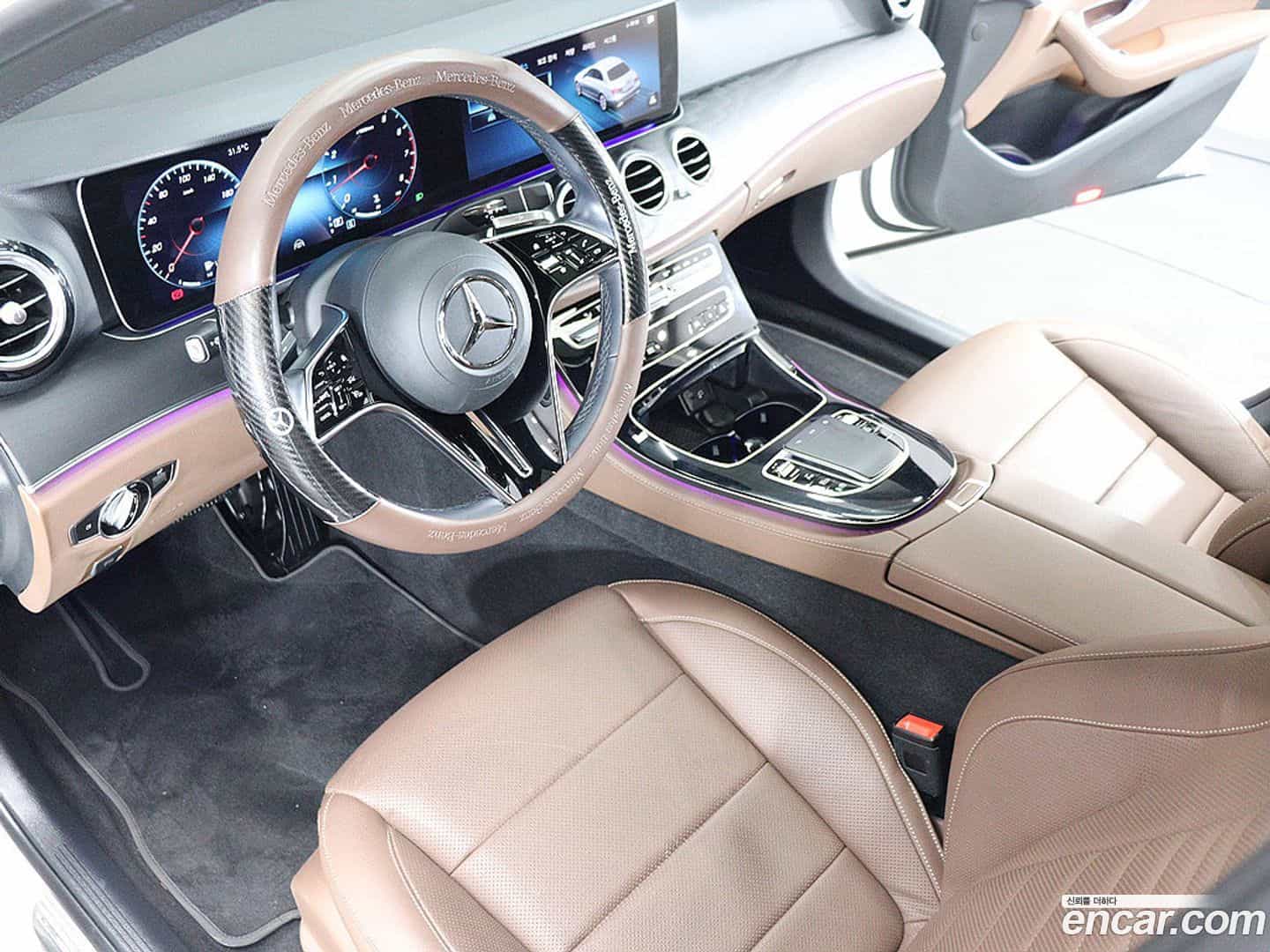E-Class Mercedes-Benz 2021.11-OPTION-021