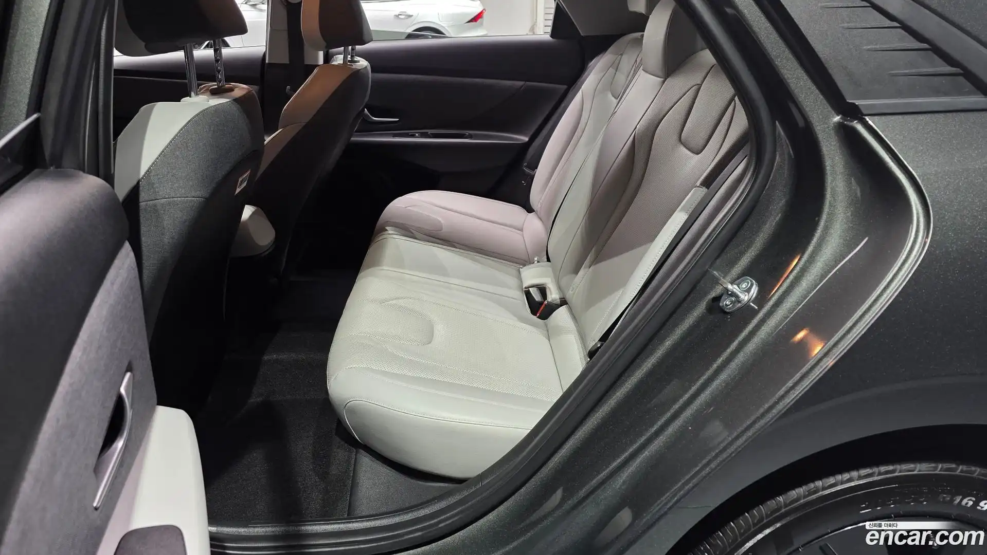 AVANTE Hyundai 2023.0-OPTION-015
