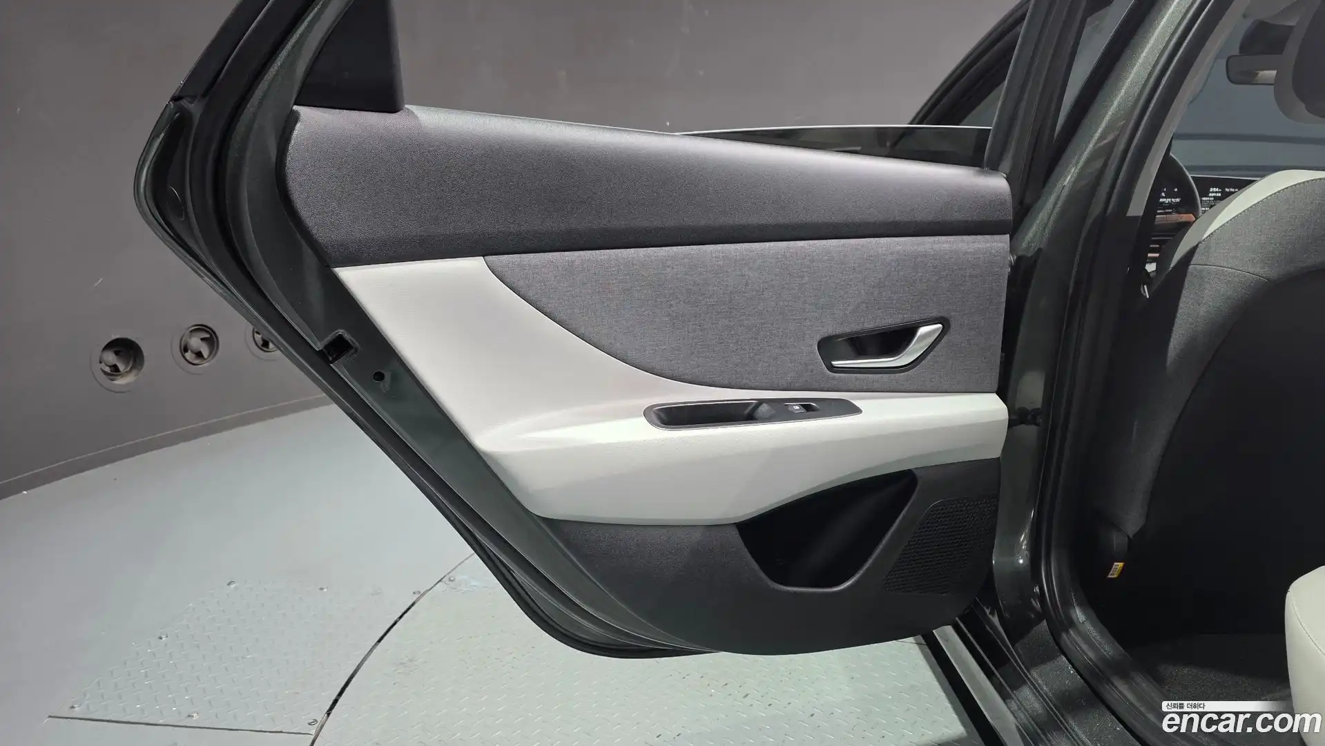 AVANTE Hyundai 2023.0-INNER-035