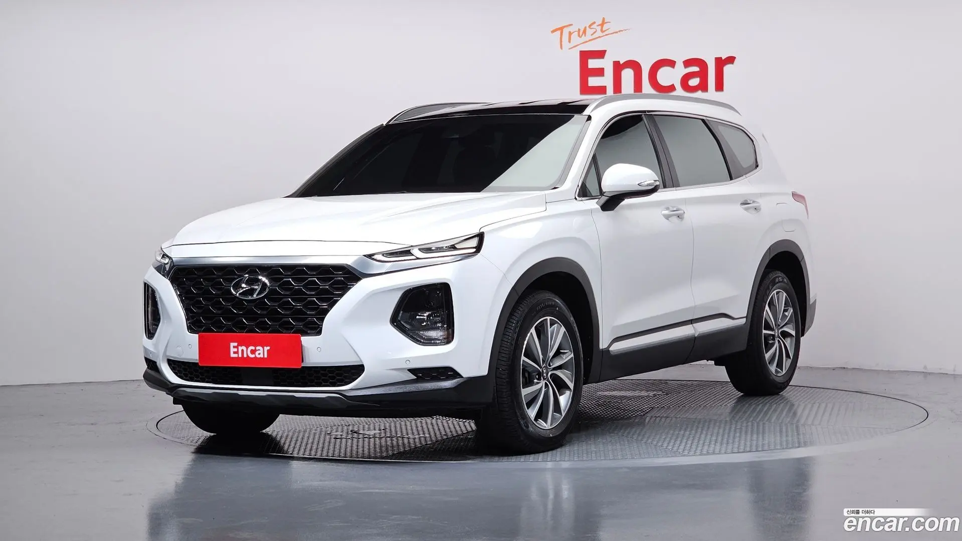 Main__Slider__Photo:Santafe Hyundai 2019.7-0